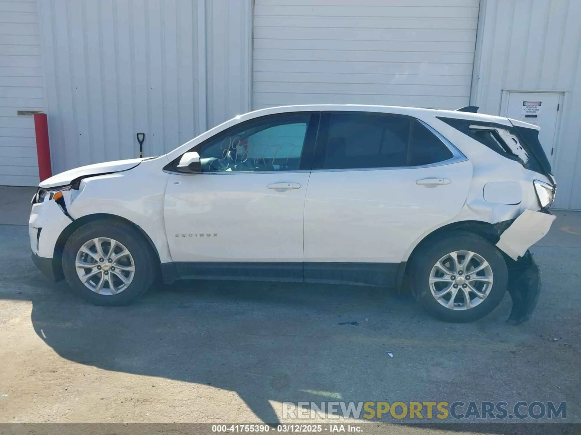 13 Photograph of a damaged car 2GNAXKEV6K6125697 CHEVROLET EQUINOX 2019