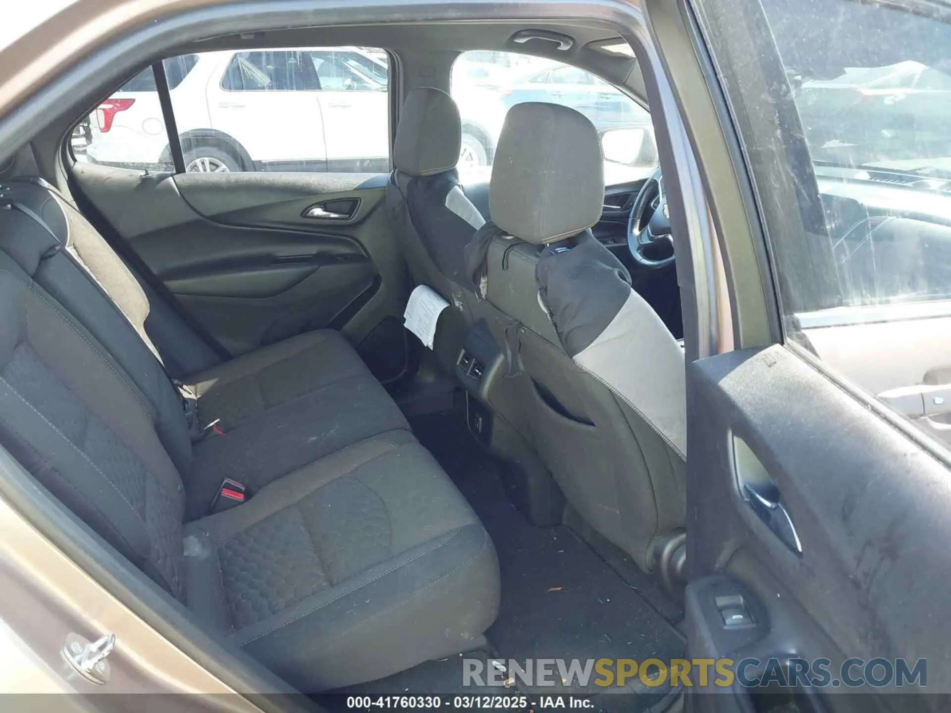 8 Photograph of a damaged car 2GNAXKEV6K6126459 CHEVROLET EQUINOX 2019