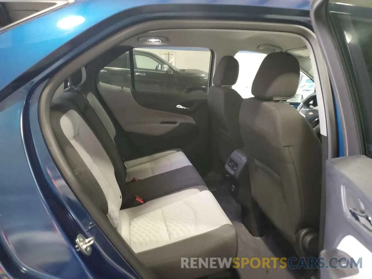 11 Photograph of a damaged car 2GNAXKEV6K6171269 CHEVROLET EQUINOX 2019