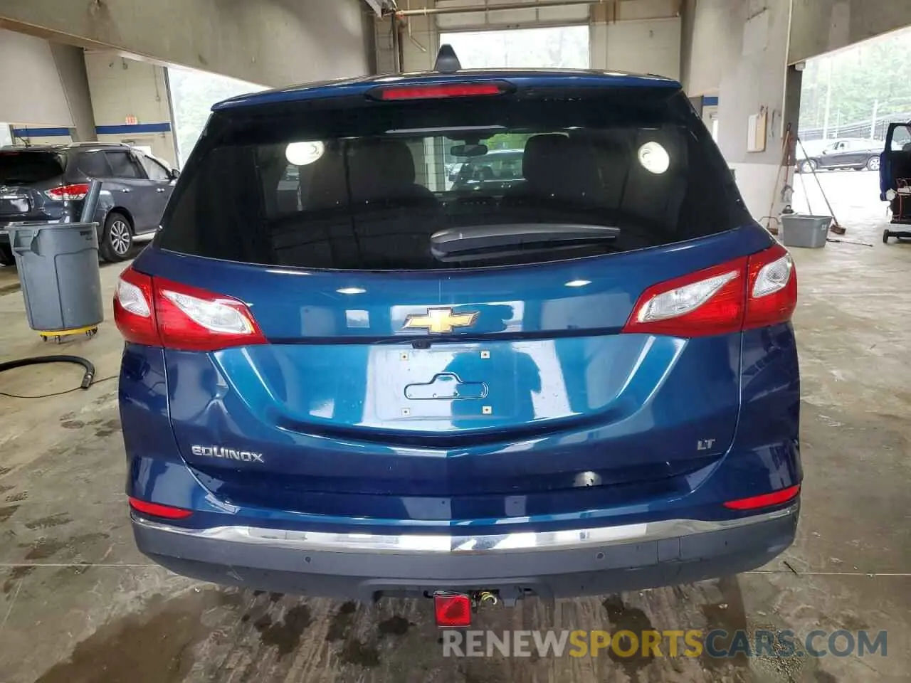 6 Photograph of a damaged car 2GNAXKEV6K6171269 CHEVROLET EQUINOX 2019