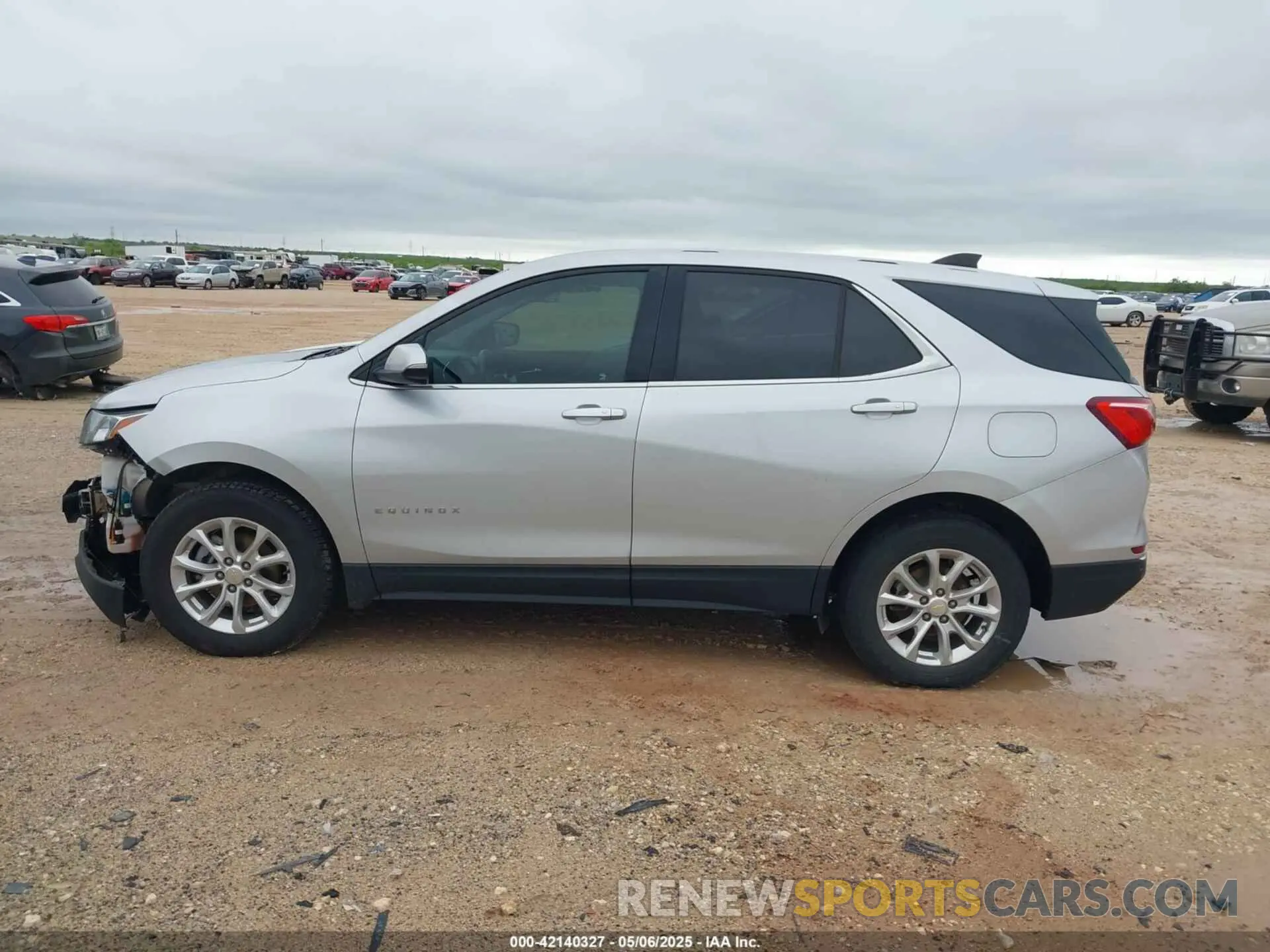 13 Photograph of a damaged car 2GNAXKEV6K6172809 CHEVROLET EQUINOX 2019