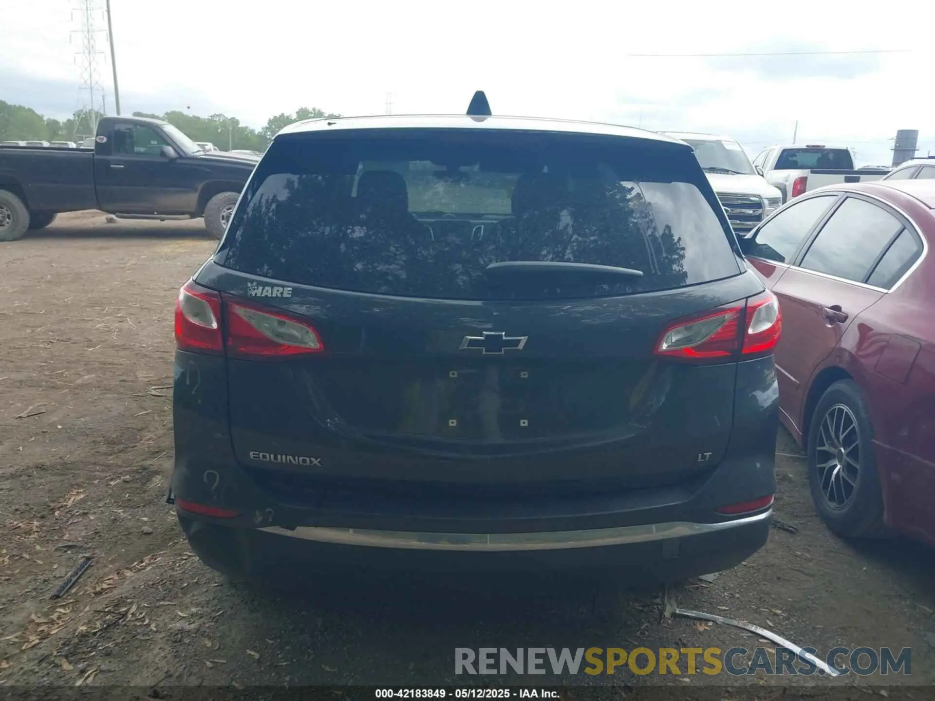 16 Photograph of a damaged car 2GNAXKEV6K6175001 CHEVROLET EQUINOX 2019