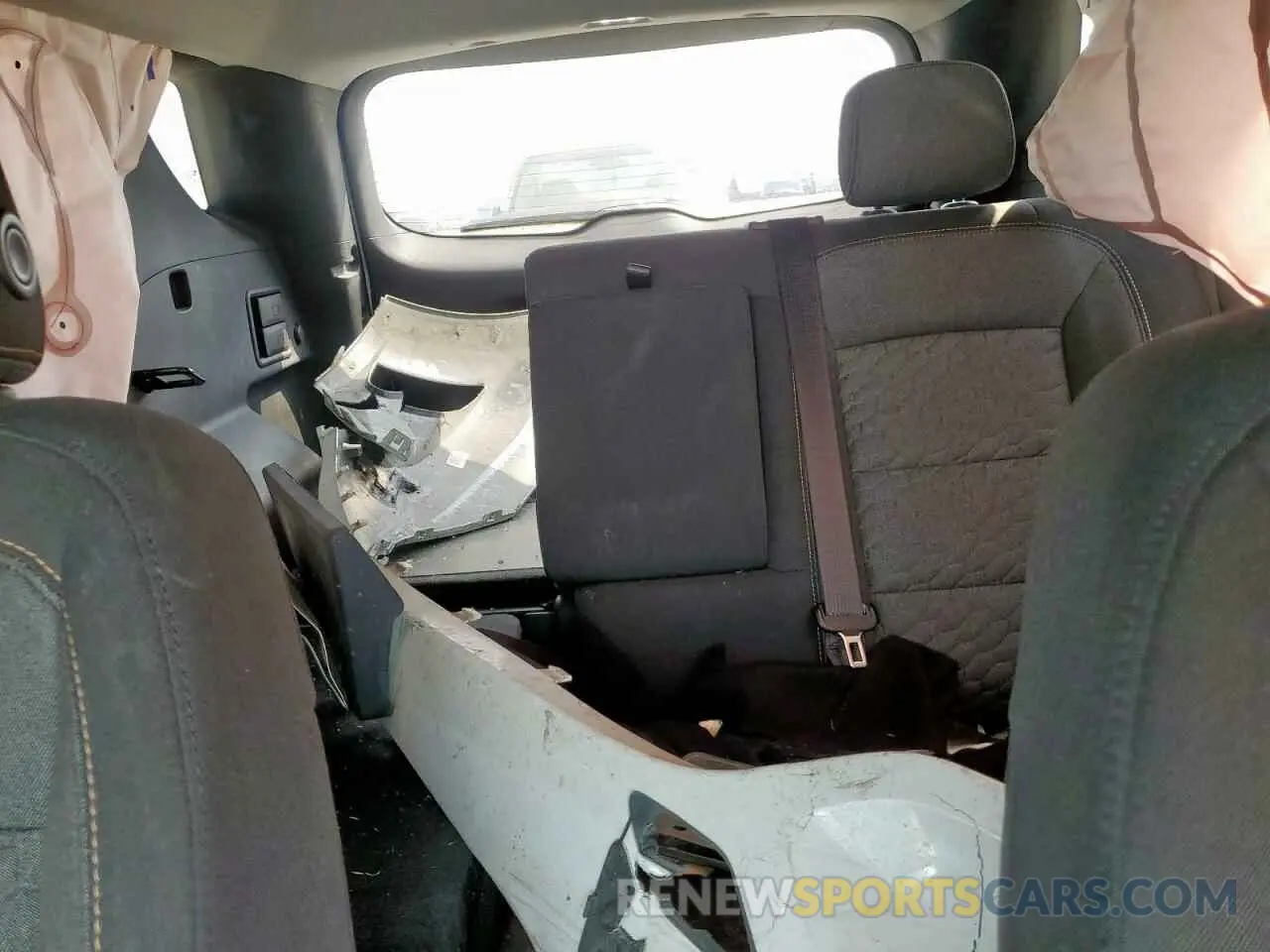 10 Photograph of a damaged car 2GNAXKEV6K6183485 CHEVROLET EQUINOX 2019