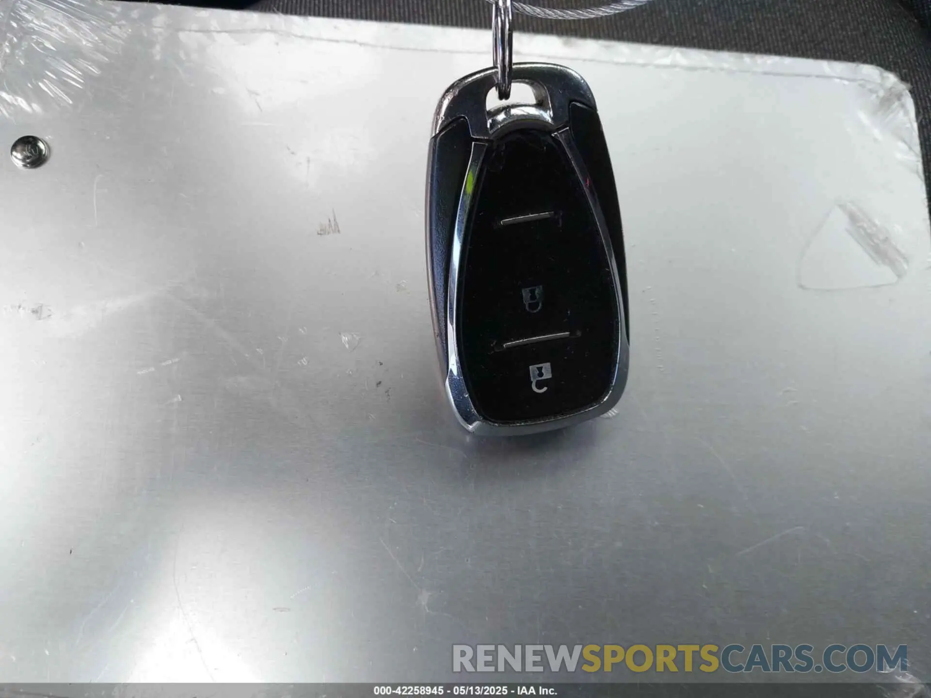 11 Photograph of a damaged car 2GNAXKEV6K6186015 CHEVROLET EQUINOX 2019