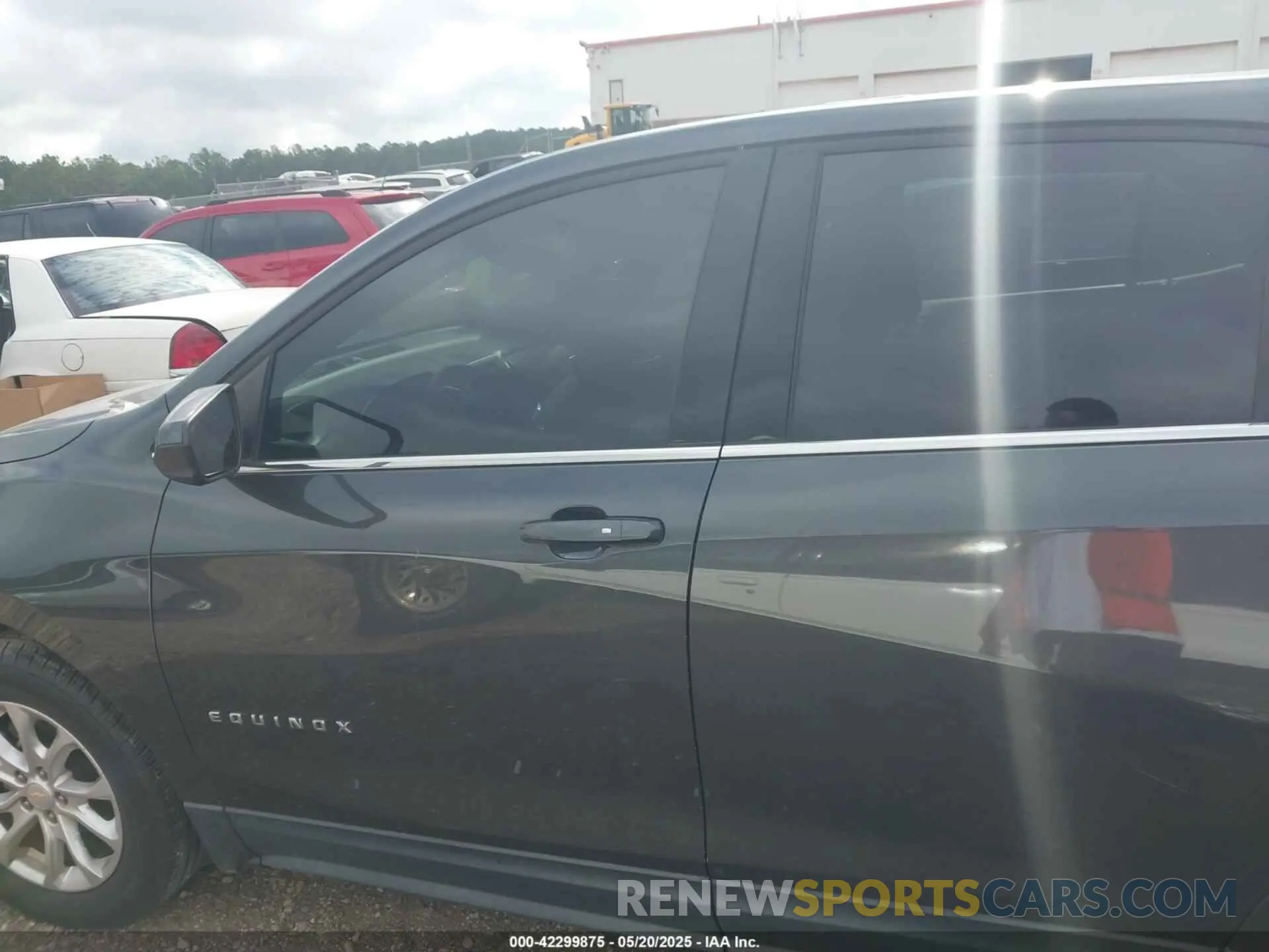 13 Photograph of a damaged car 2GNAXKEV6K6190663 CHEVROLET EQUINOX 2019
