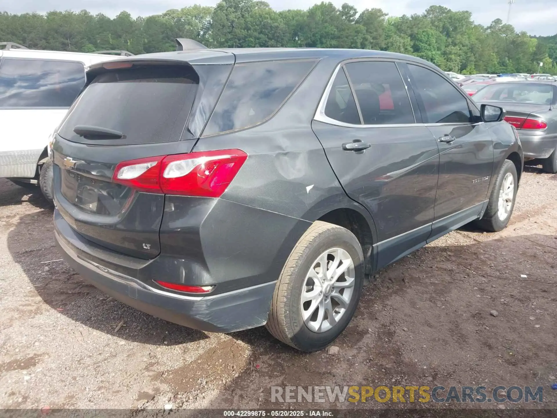 4 Photograph of a damaged car 2GNAXKEV6K6190663 CHEVROLET EQUINOX 2019