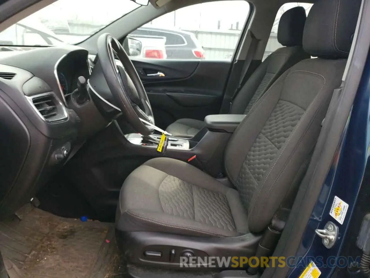 7 Photograph of a damaged car 2GNAXKEV6K6196673 CHEVROLET EQUINOX 2019