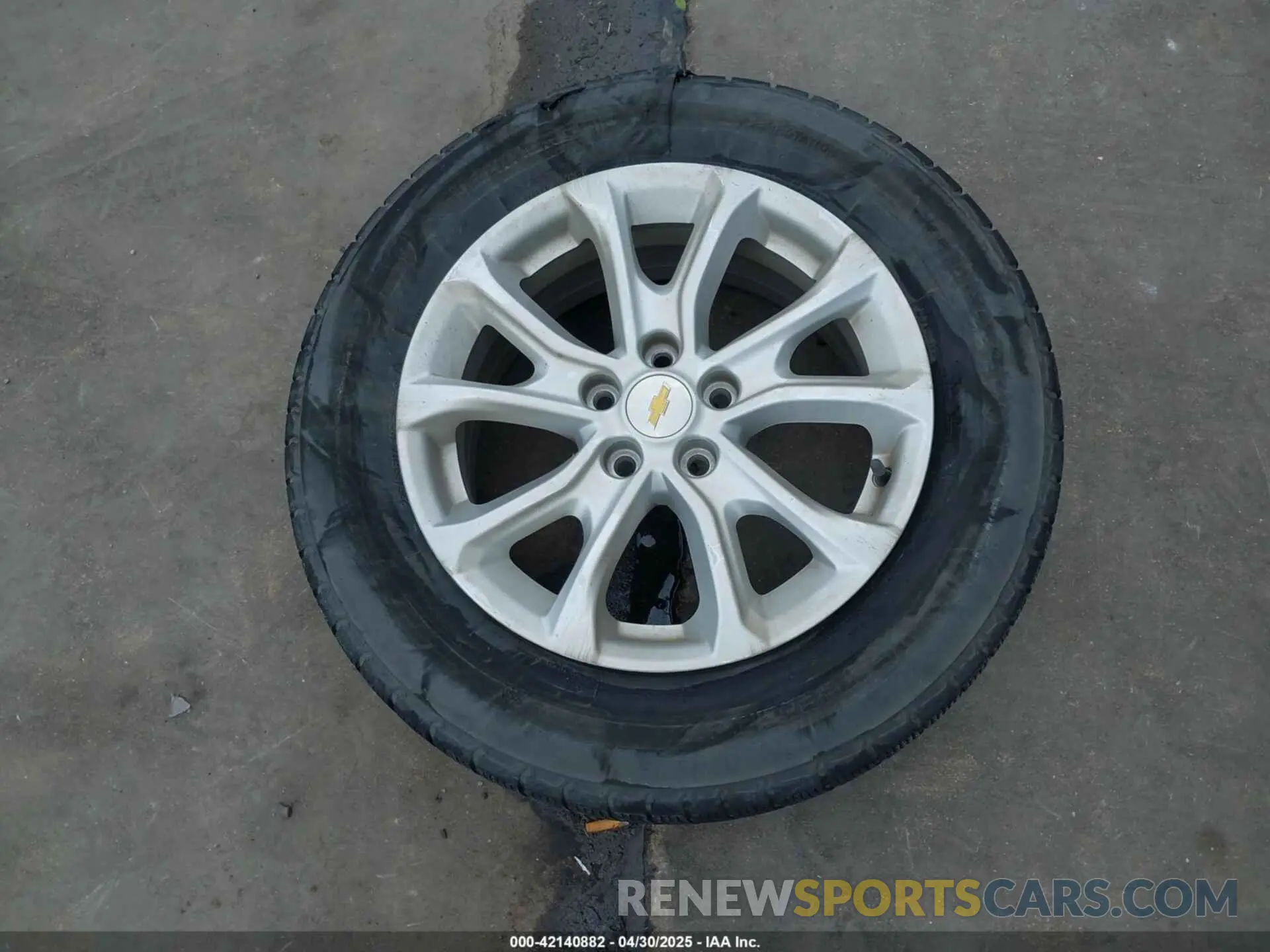 12 Photograph of a damaged car 2GNAXKEV6K6255642 CHEVROLET EQUINOX 2019