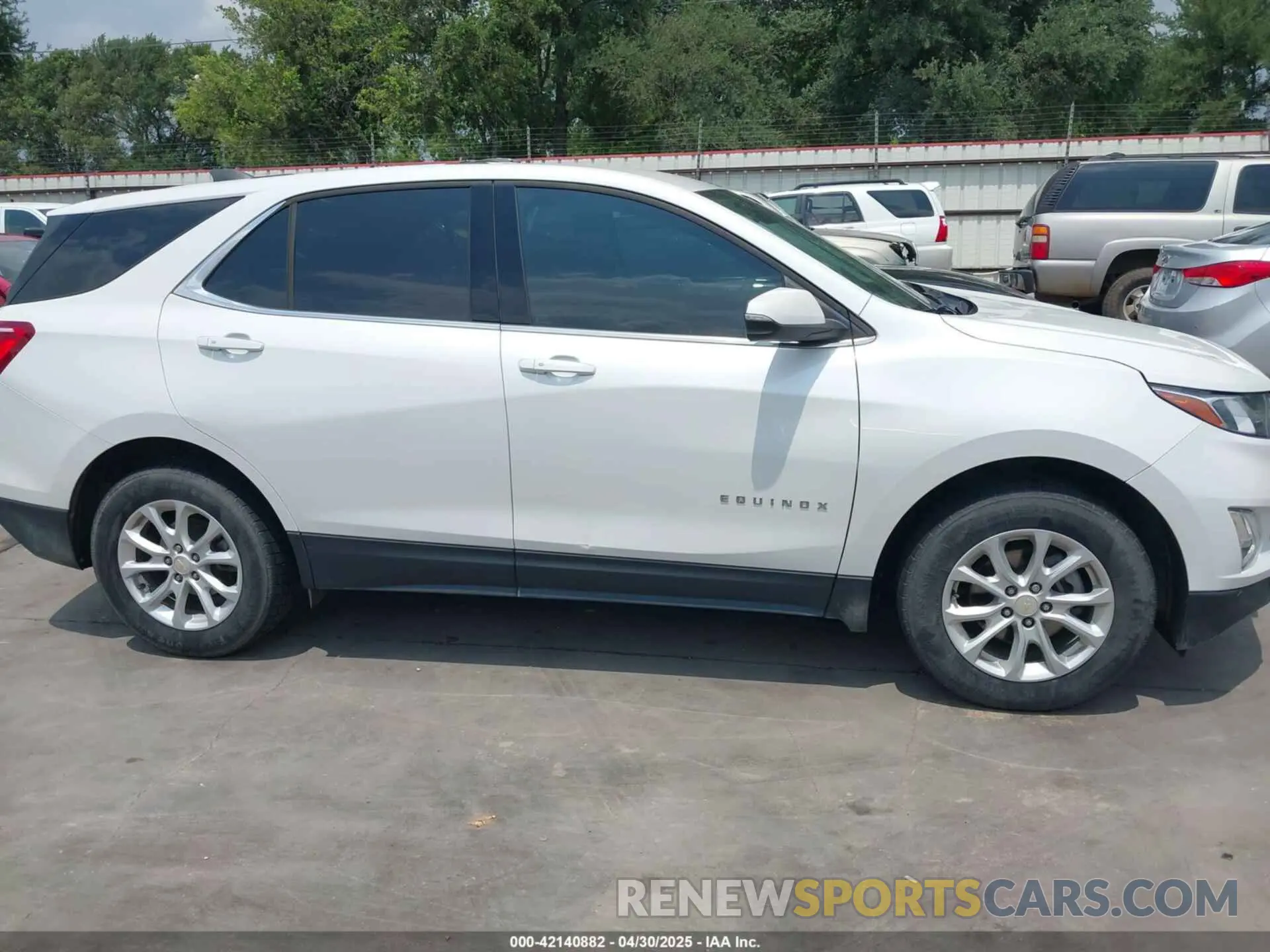14 Photograph of a damaged car 2GNAXKEV6K6255642 CHEVROLET EQUINOX 2019