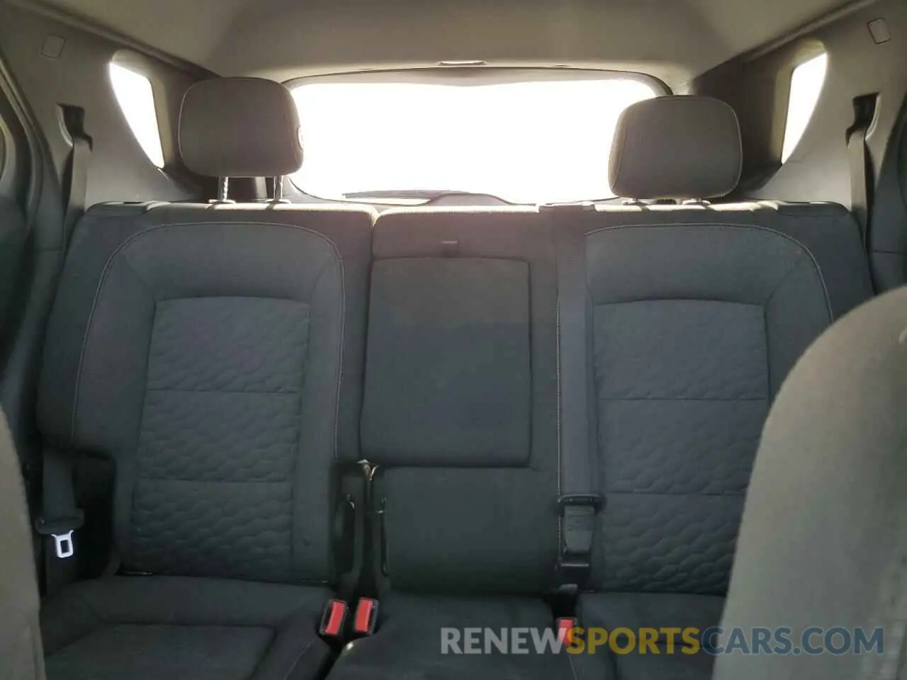 10 Photograph of a damaged car 2GNAXKEV6K6256449 CHEVROLET EQUINOX 2019