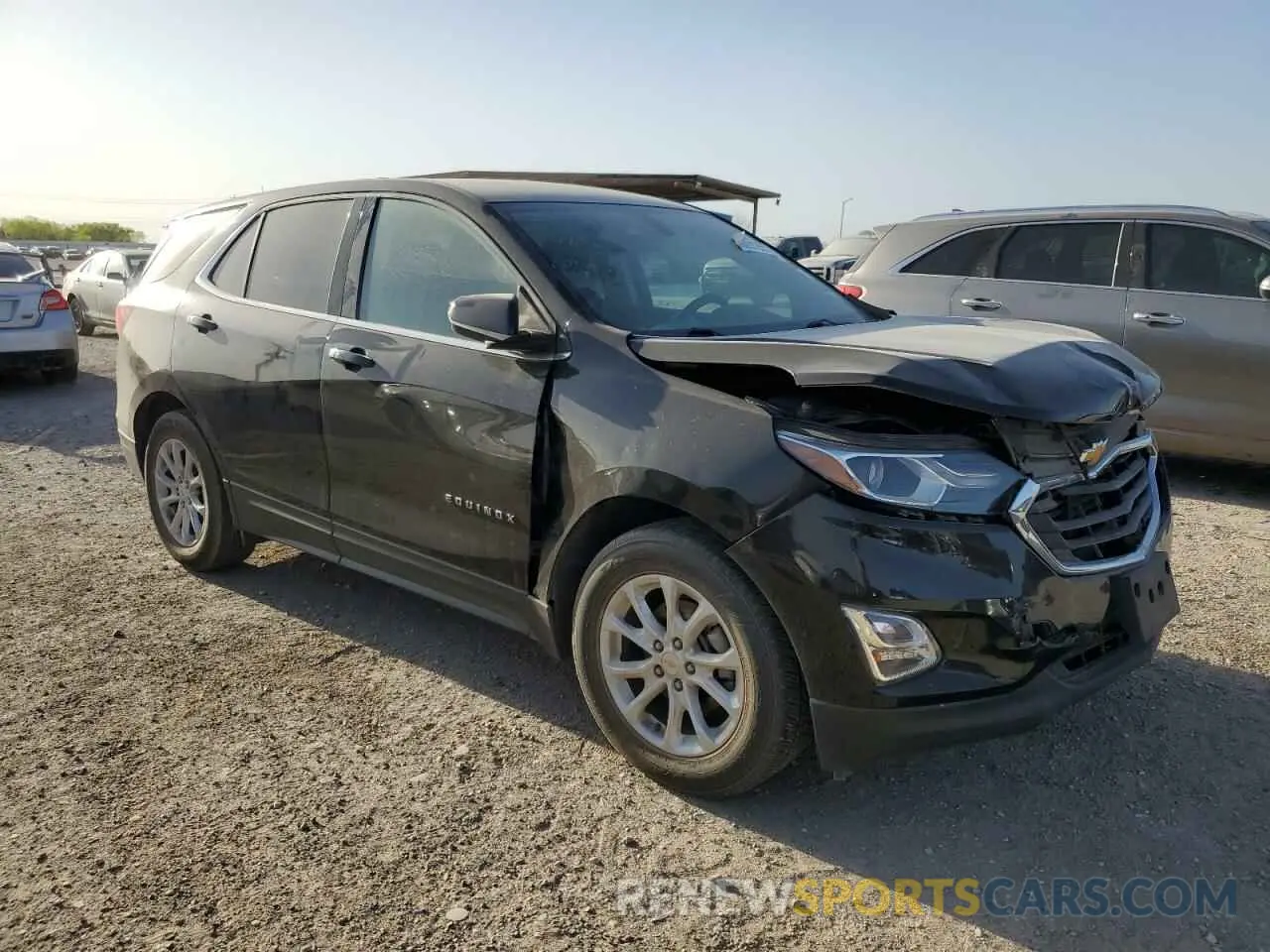 4 Photograph of a damaged car 2GNAXKEV6K6256449 CHEVROLET EQUINOX 2019