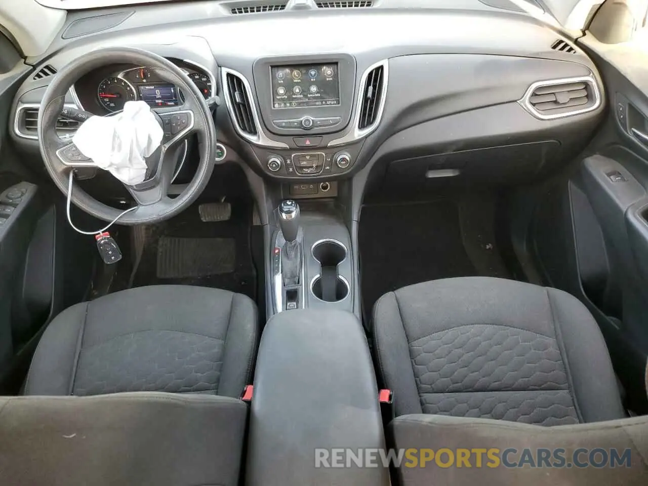 8 Photograph of a damaged car 2GNAXKEV6K6256449 CHEVROLET EQUINOX 2019