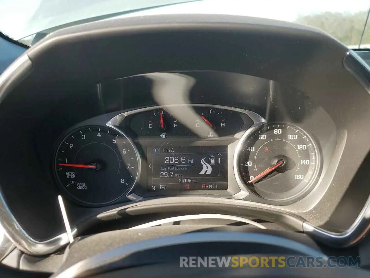 9 Photograph of a damaged car 2GNAXKEV6K6269833 CHEVROLET EQUINOX 2019