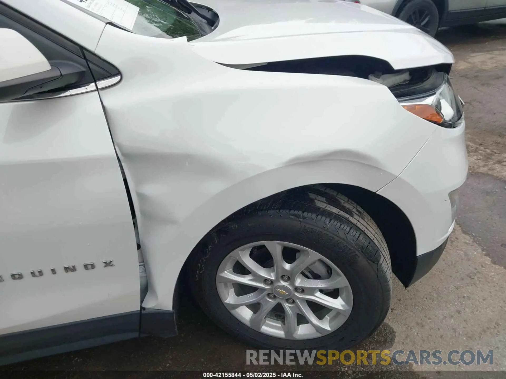 19 Photograph of a damaged car 2GNAXKEV6K6292142 CHEVROLET EQUINOX 2019