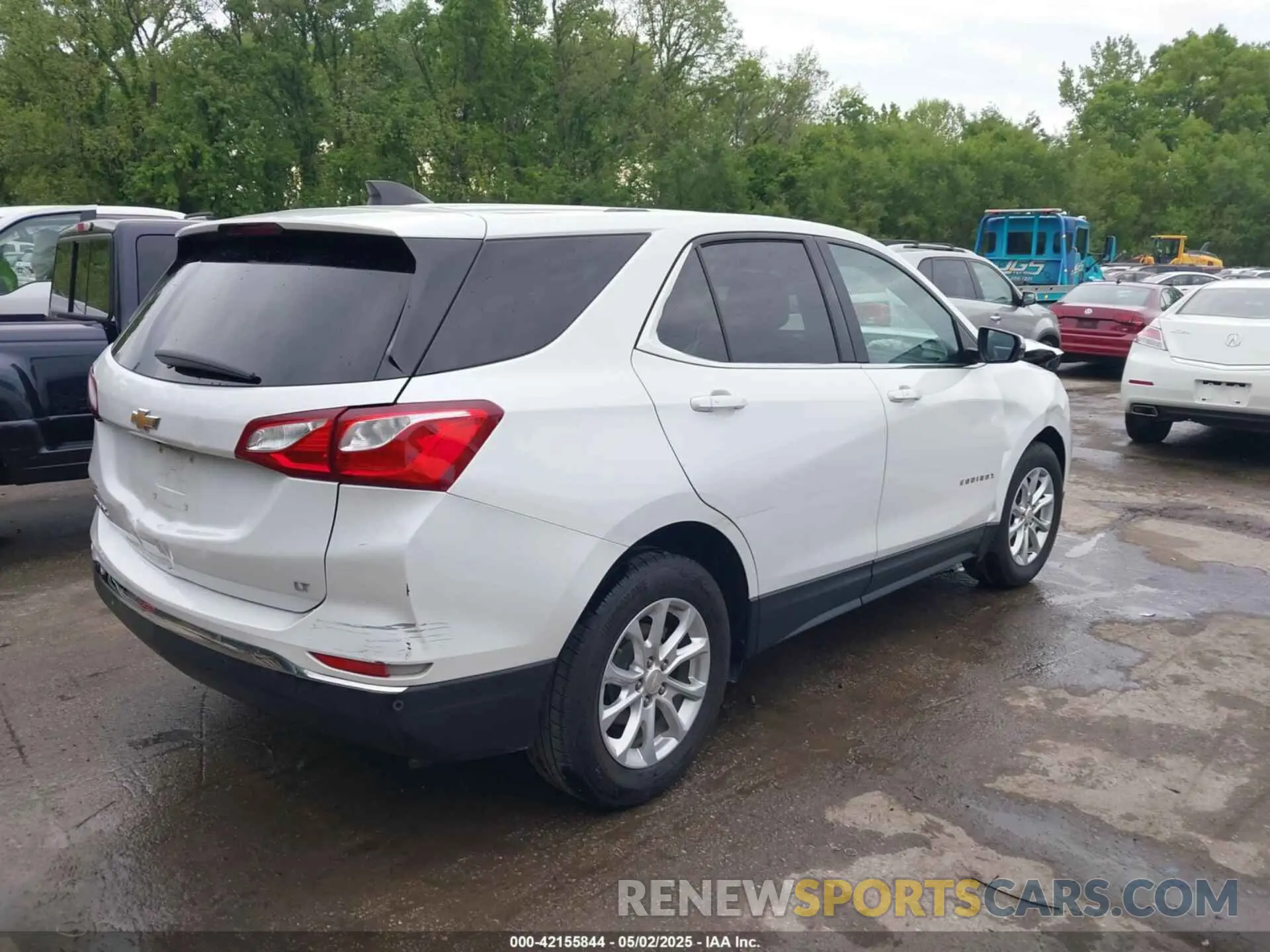 4 Photograph of a damaged car 2GNAXKEV6K6292142 CHEVROLET EQUINOX 2019