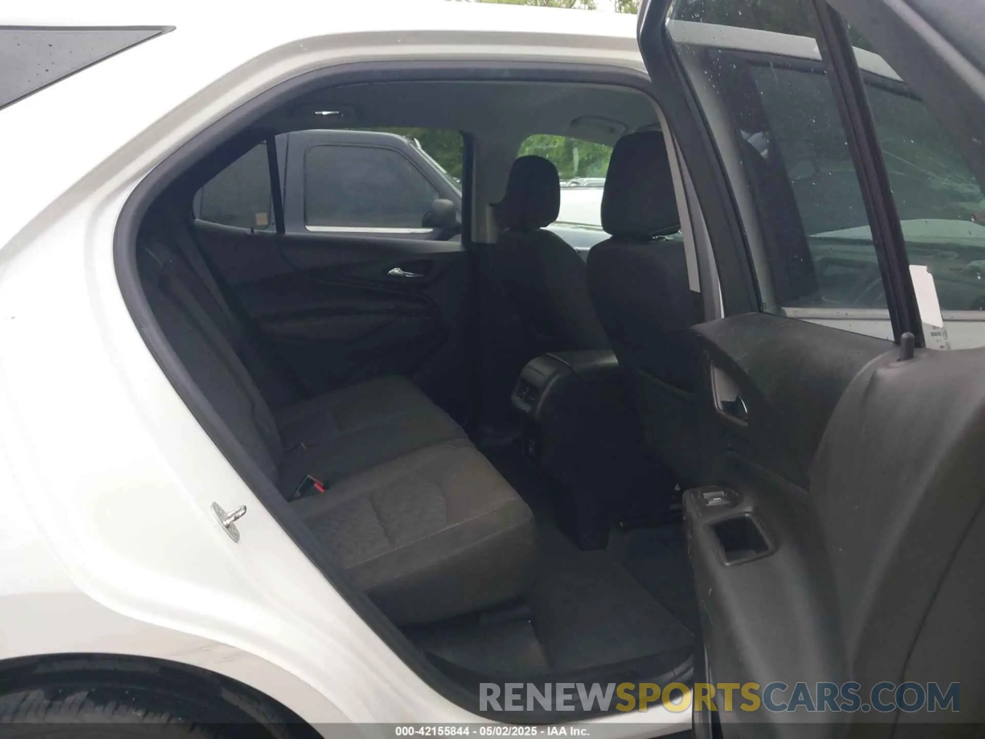 8 Photograph of a damaged car 2GNAXKEV6K6292142 CHEVROLET EQUINOX 2019