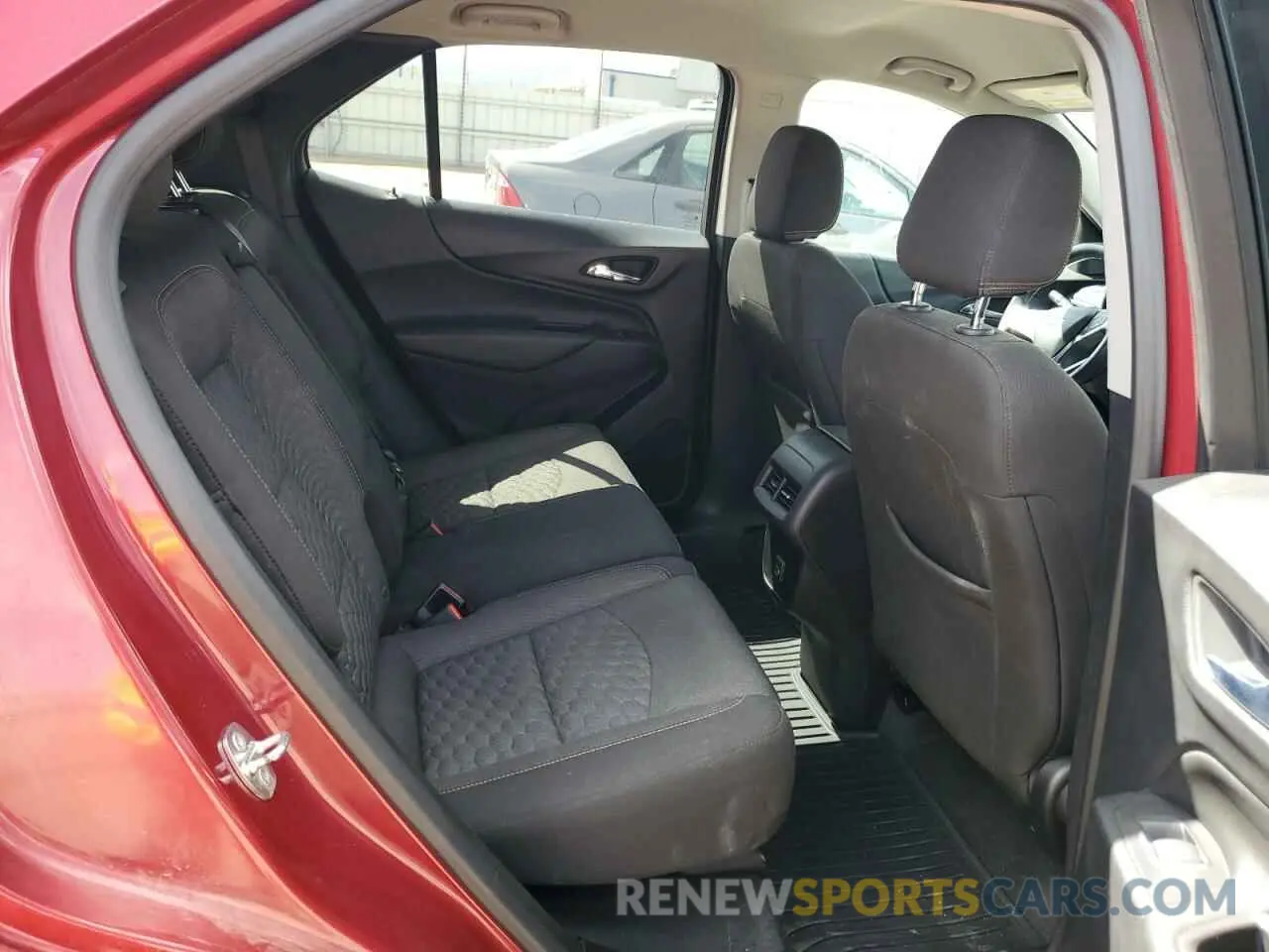 10 Photograph of a damaged car 2GNAXKEV7K6128706 CHEVROLET EQUINOX 2019