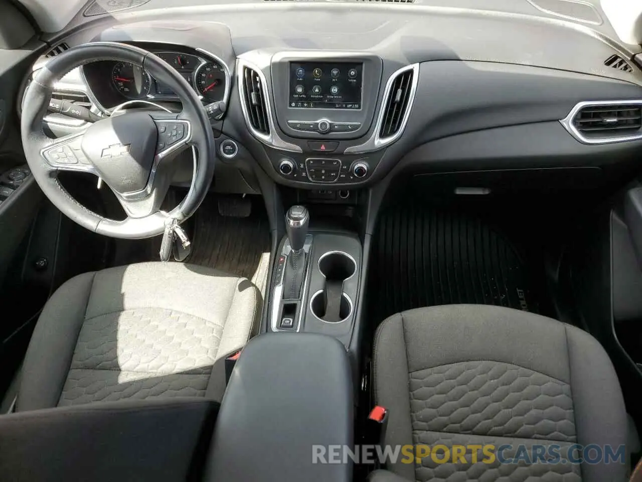 8 Photograph of a damaged car 2GNAXKEV7K6128706 CHEVROLET EQUINOX 2019