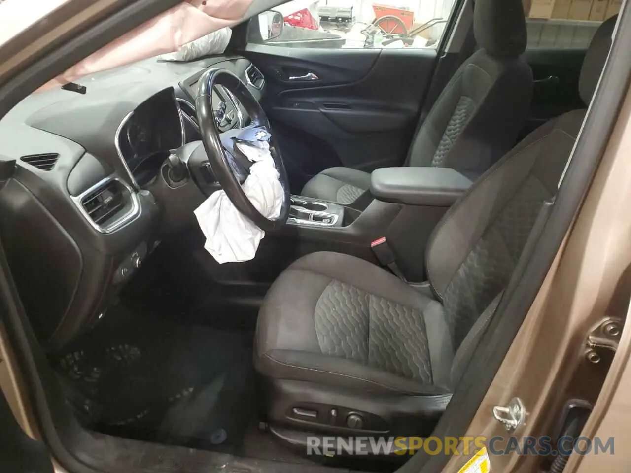 7 Photograph of a damaged car 2GNAXKEV7K6169952 CHEVROLET EQUINOX 2019
