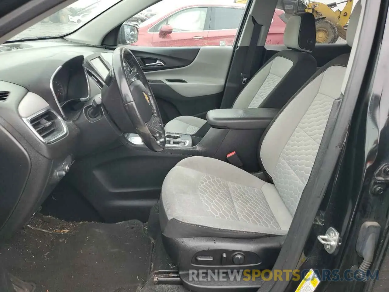 7 Photograph of a damaged car 2GNAXKEV7K6182233 CHEVROLET EQUINOX 2019