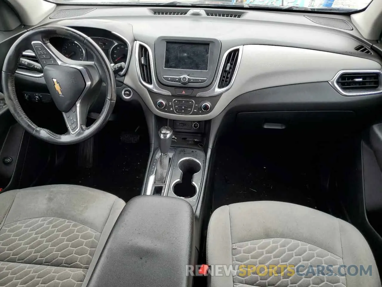 8 Photograph of a damaged car 2GNAXKEV7K6182233 CHEVROLET EQUINOX 2019