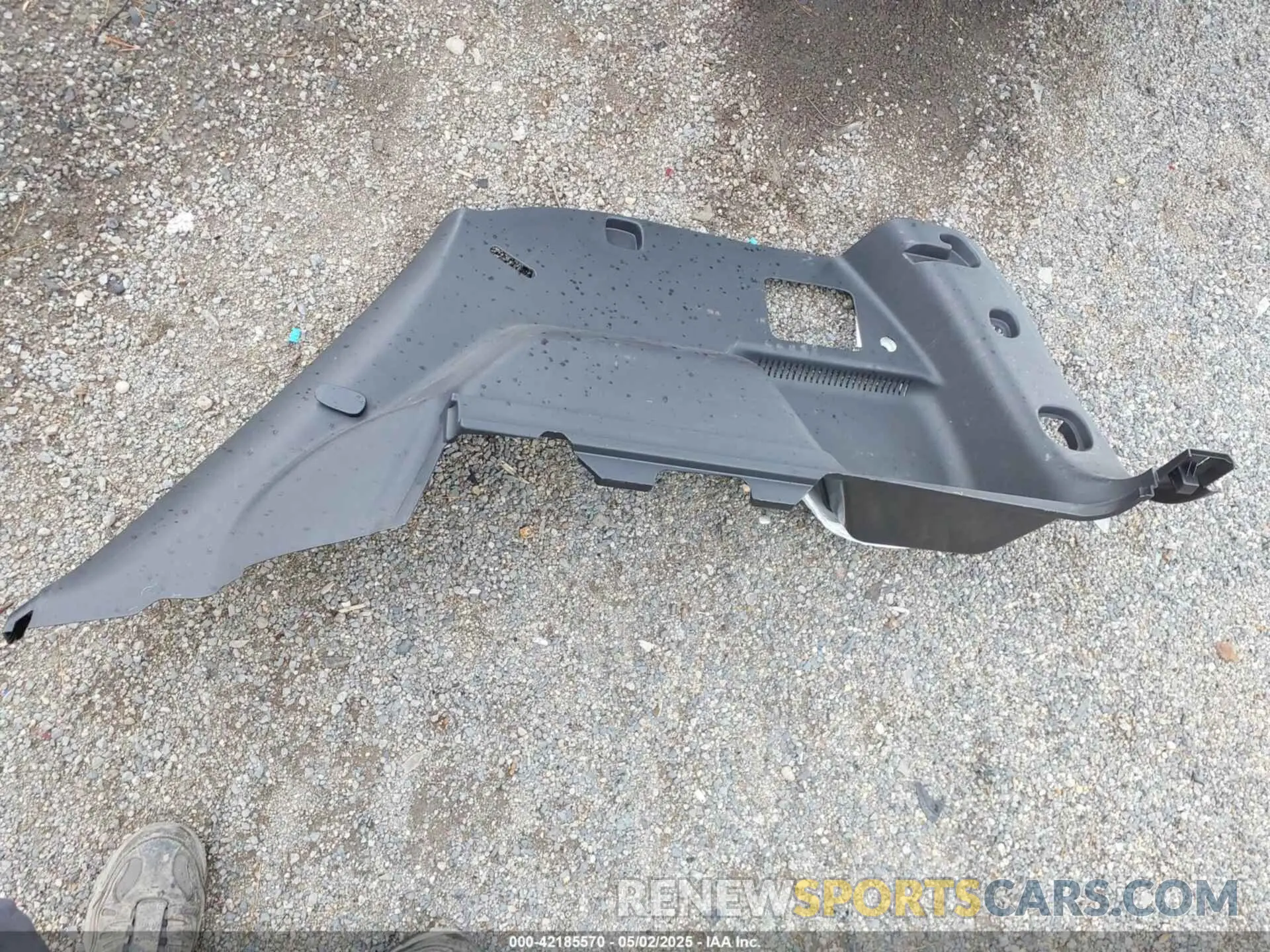 12 Photograph of a damaged car 2GNAXKEV7K6190252 CHEVROLET EQUINOX 2019