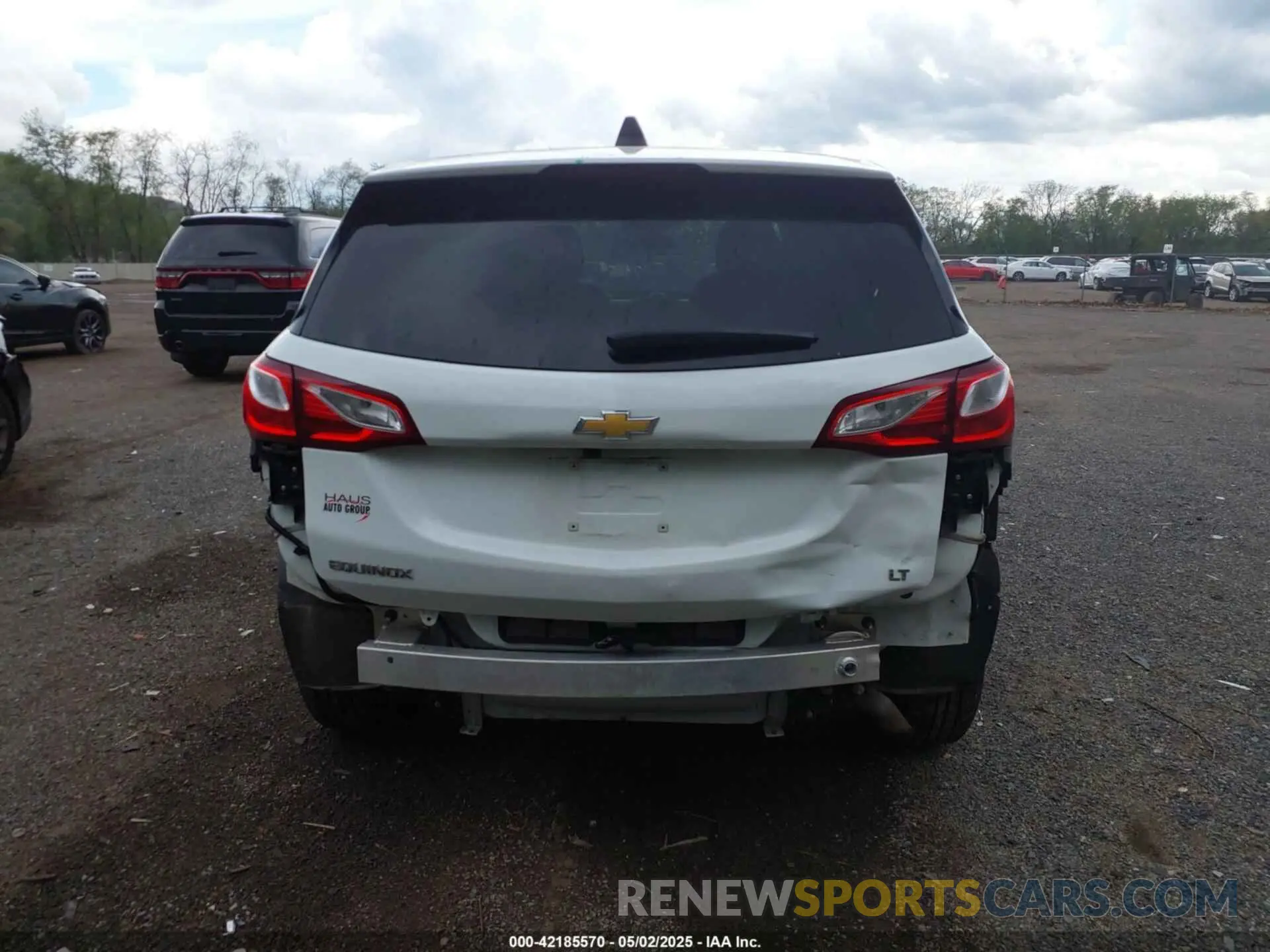 17 Photograph of a damaged car 2GNAXKEV7K6190252 CHEVROLET EQUINOX 2019
