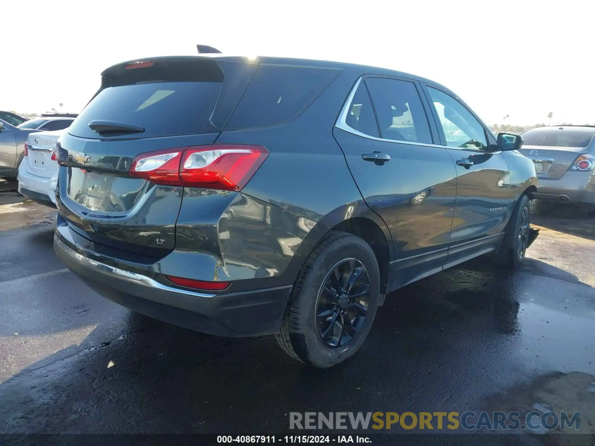 4 Photograph of a damaged car 2GNAXKEV7K6210595 CHEVROLET EQUINOX 2019