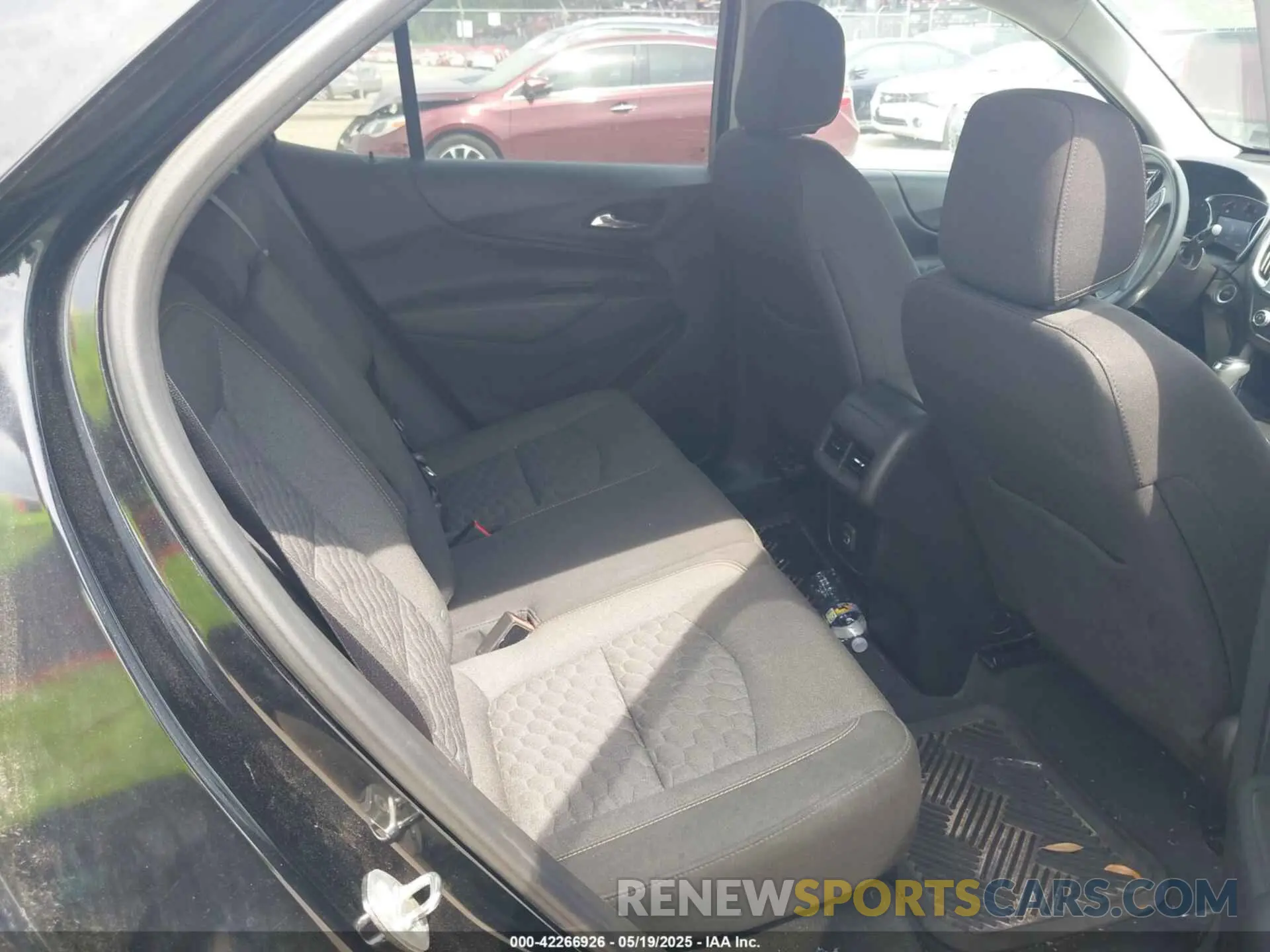 8 Photograph of a damaged car 2GNAXKEV7K6272787 CHEVROLET EQUINOX 2019
