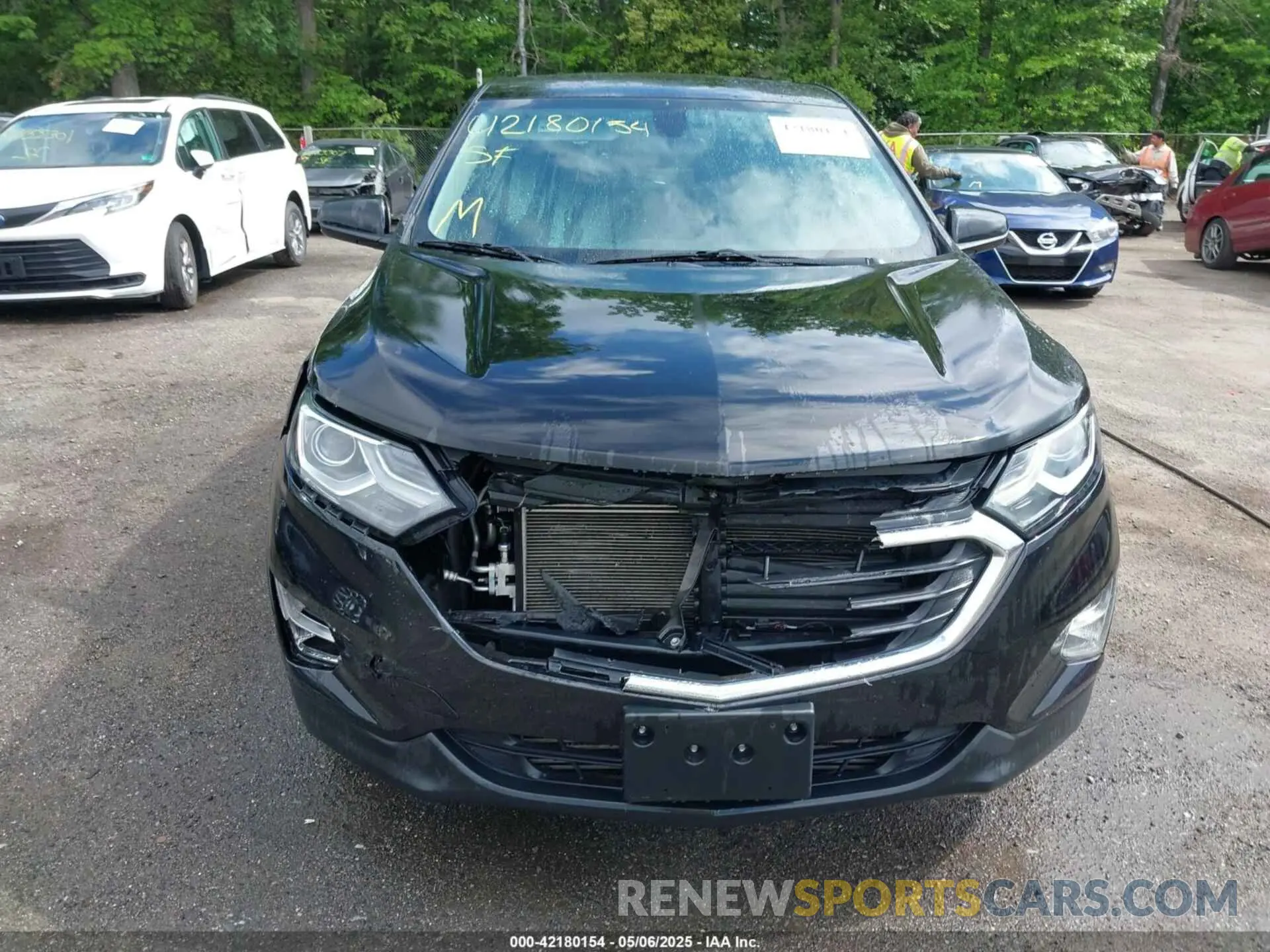12 Photograph of a damaged car 2GNAXKEV7K6307411 CHEVROLET EQUINOX 2019