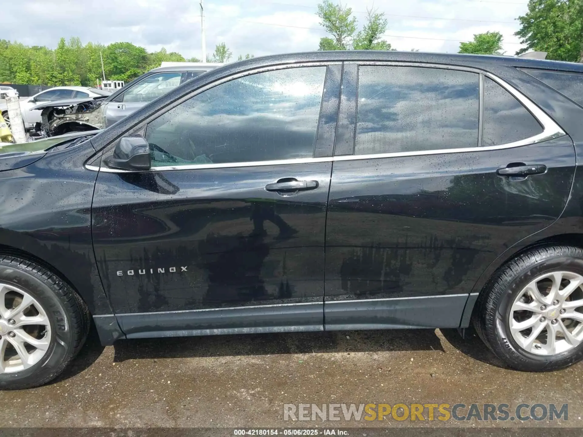 14 Photograph of a damaged car 2GNAXKEV7K6307411 CHEVROLET EQUINOX 2019