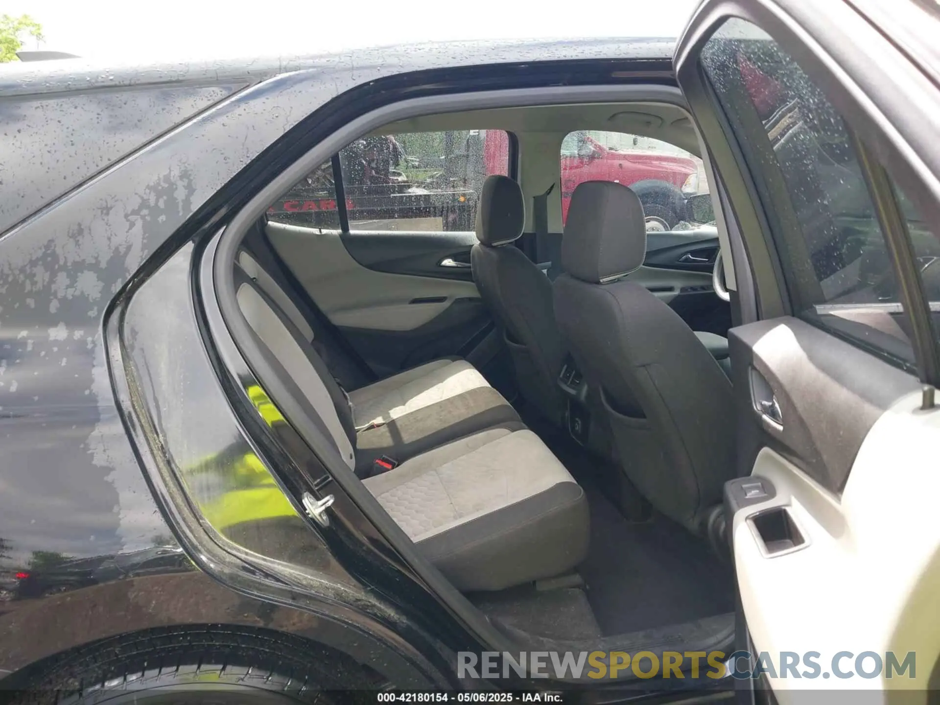 8 Photograph of a damaged car 2GNAXKEV7K6307411 CHEVROLET EQUINOX 2019