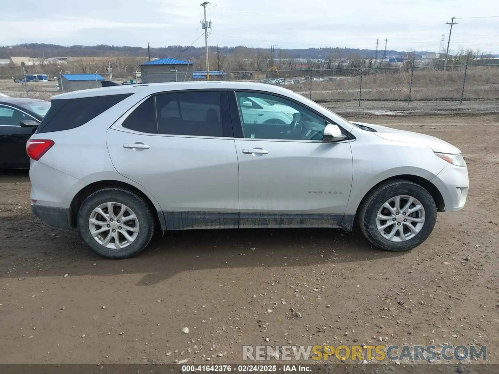 13 Photograph of a damaged car 2GNAXKEV8K6110828 CHEVROLET EQUINOX 2019