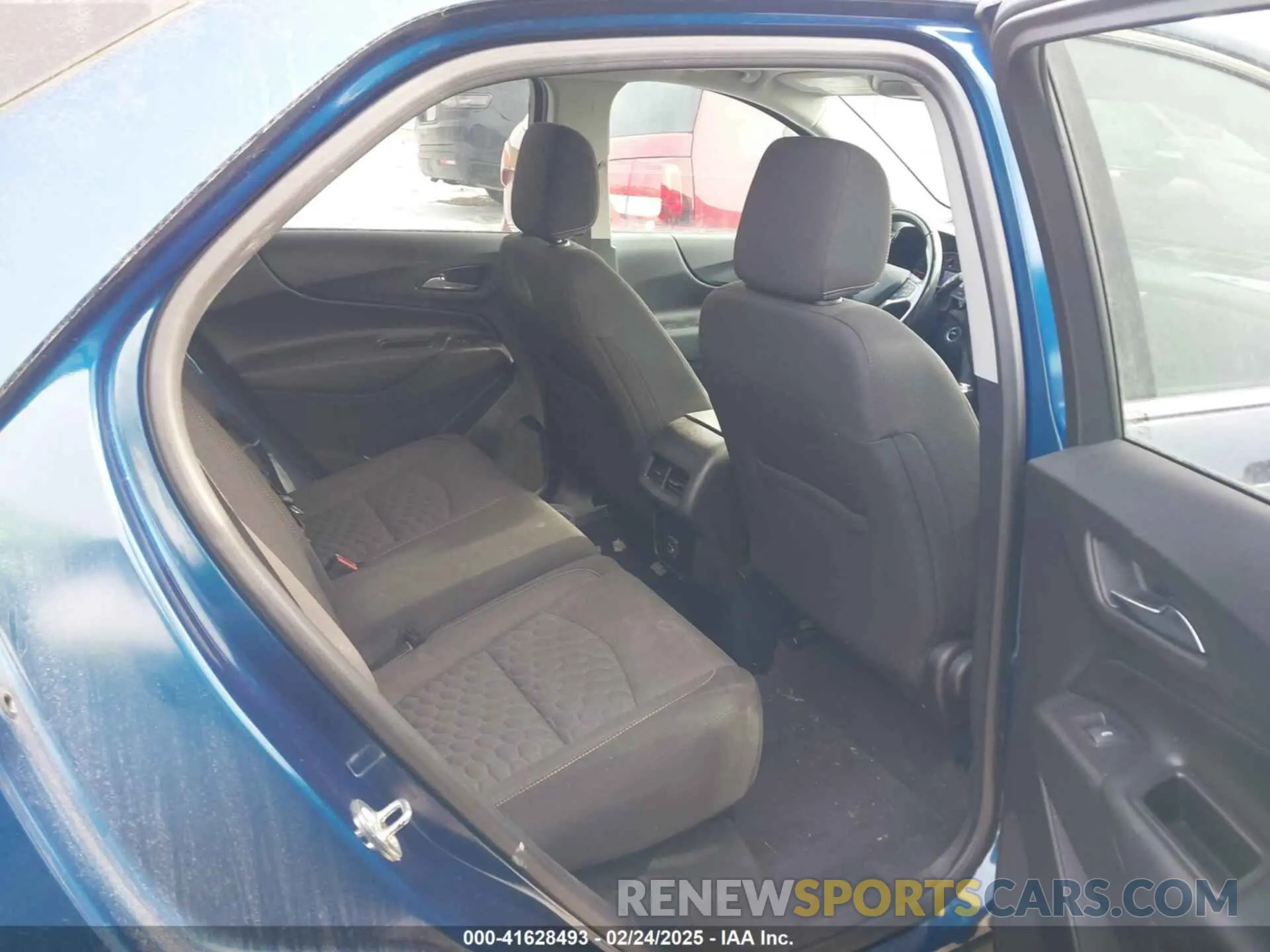 8 Photograph of a damaged car 2GNAXKEV8K6111378 CHEVROLET EQUINOX 2019