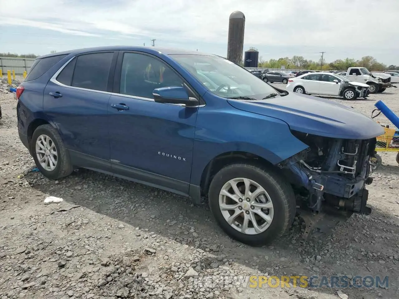 4 Photograph of a damaged car 2GNAXKEV8K6123272 CHEVROLET EQUINOX 2019