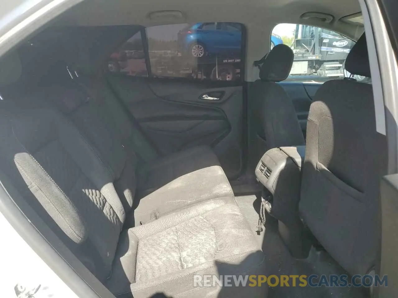 11 Photograph of a damaged car 2GNAXKEV8K6128729 CHEVROLET EQUINOX 2019