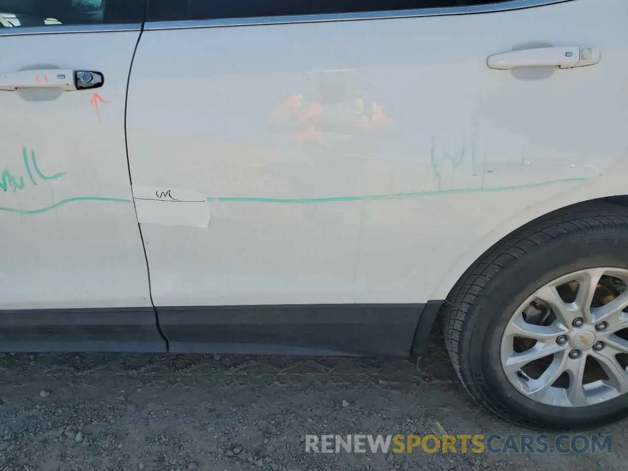 13 Photograph of a damaged car 2GNAXKEV8K6128729 CHEVROLET EQUINOX 2019