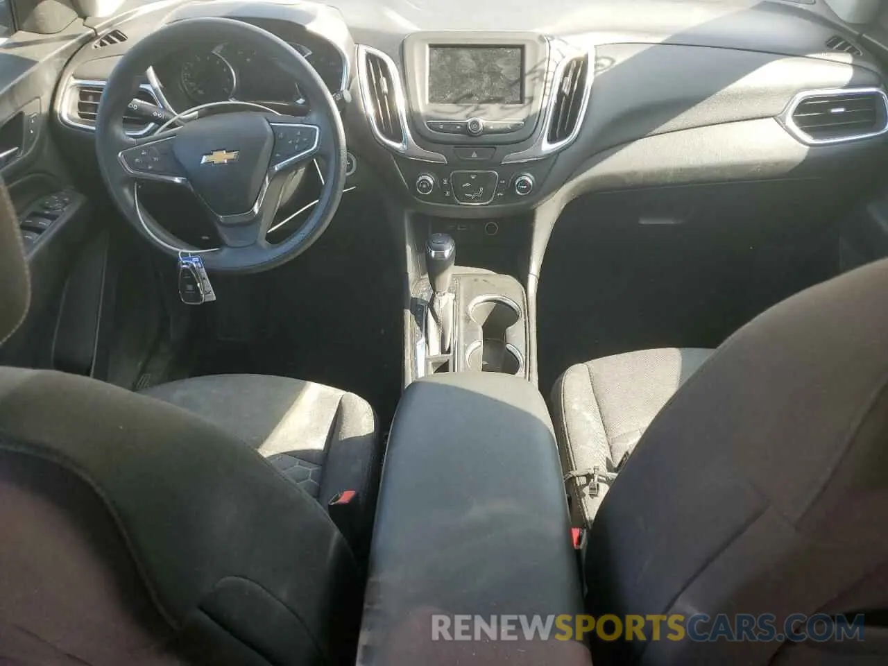 8 Photograph of a damaged car 2GNAXKEV8K6128729 CHEVROLET EQUINOX 2019