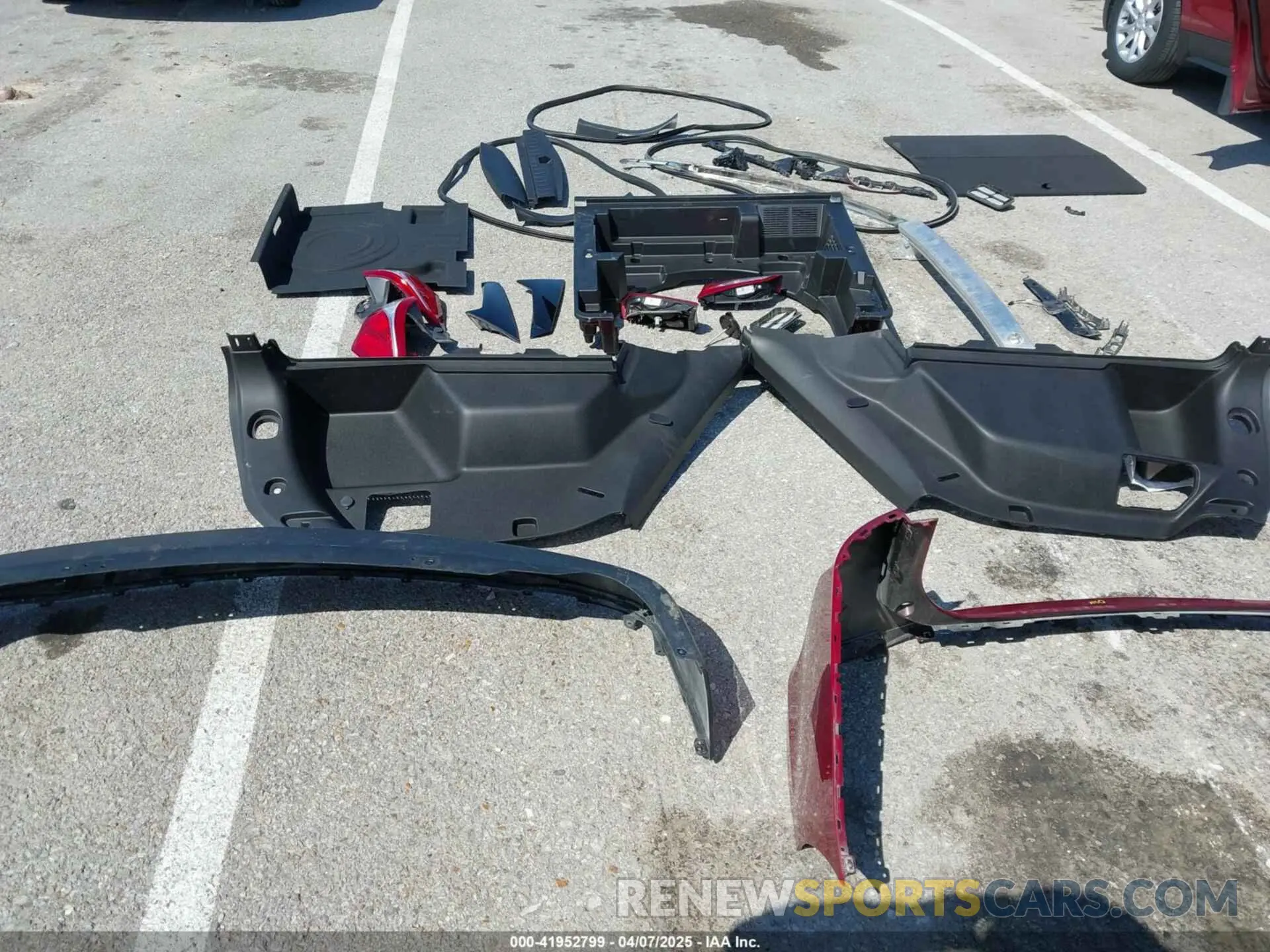 18 Photograph of a damaged car 2GNAXKEV8K6149676 CHEVROLET EQUINOX 2019
