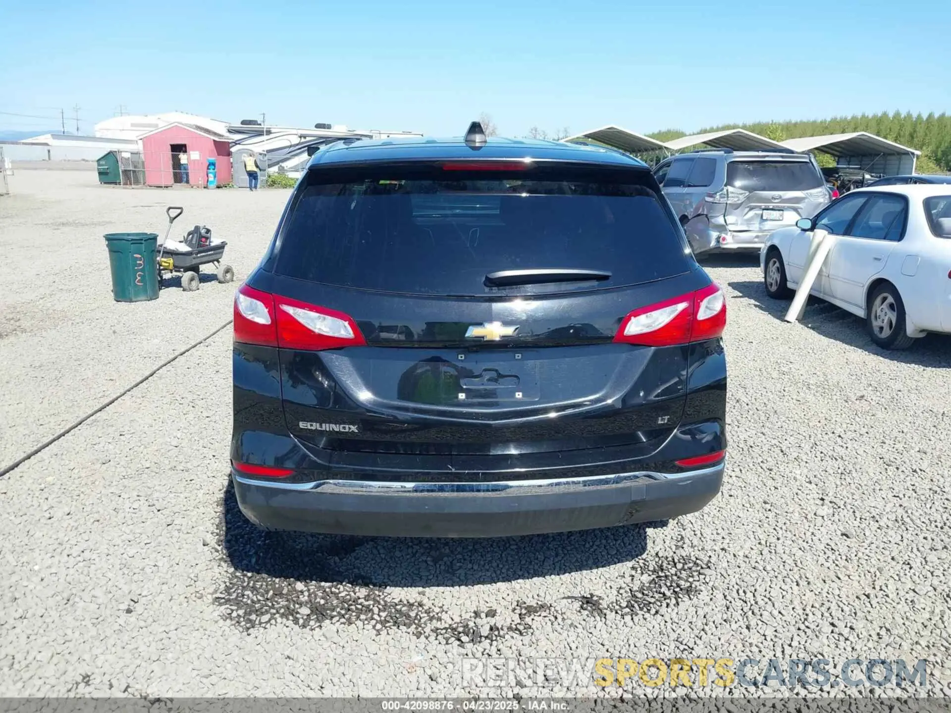 17 Photograph of a damaged car 2GNAXKEV8K6163335 CHEVROLET EQUINOX 2019
