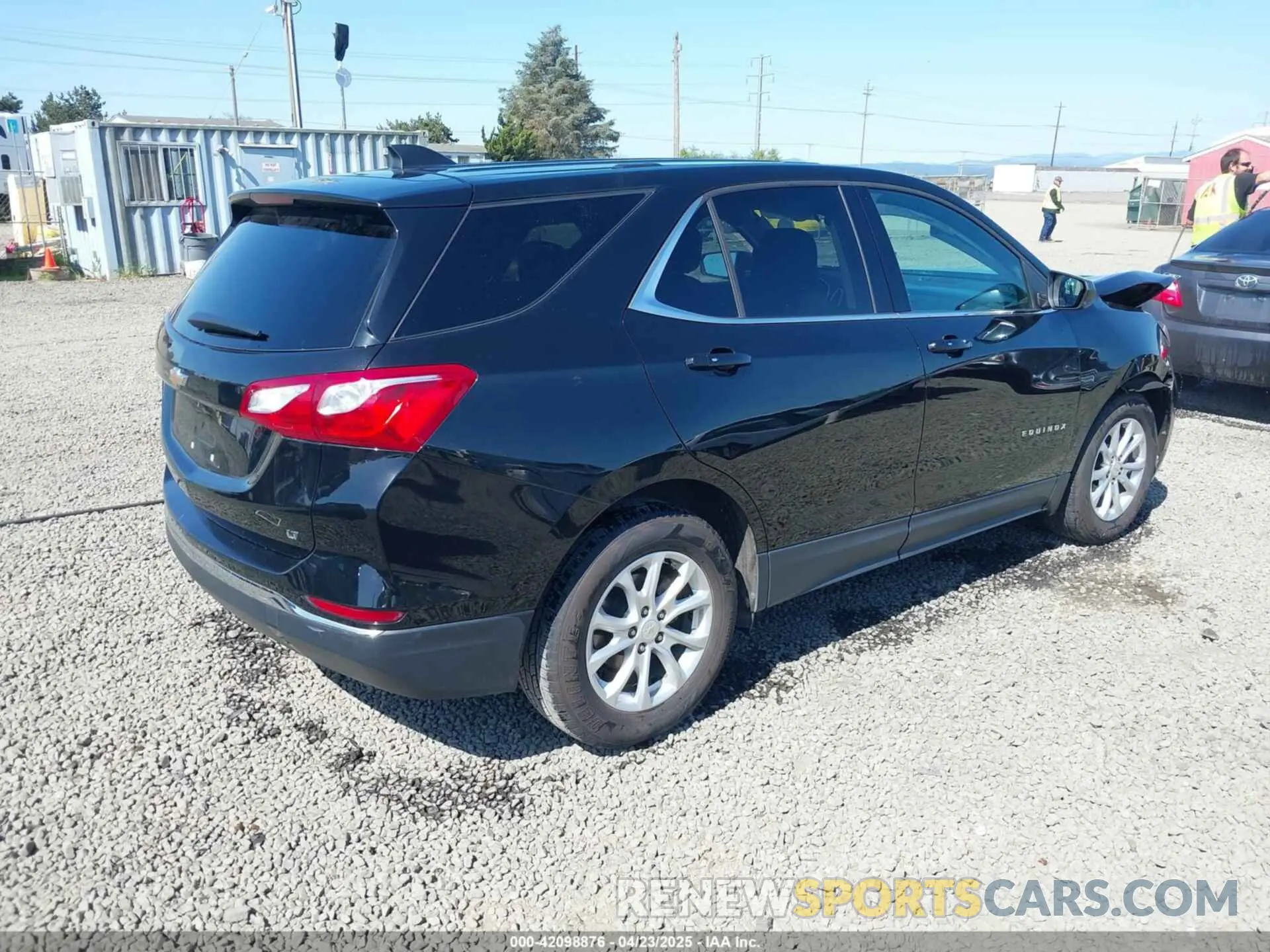 4 Photograph of a damaged car 2GNAXKEV8K6163335 CHEVROLET EQUINOX 2019