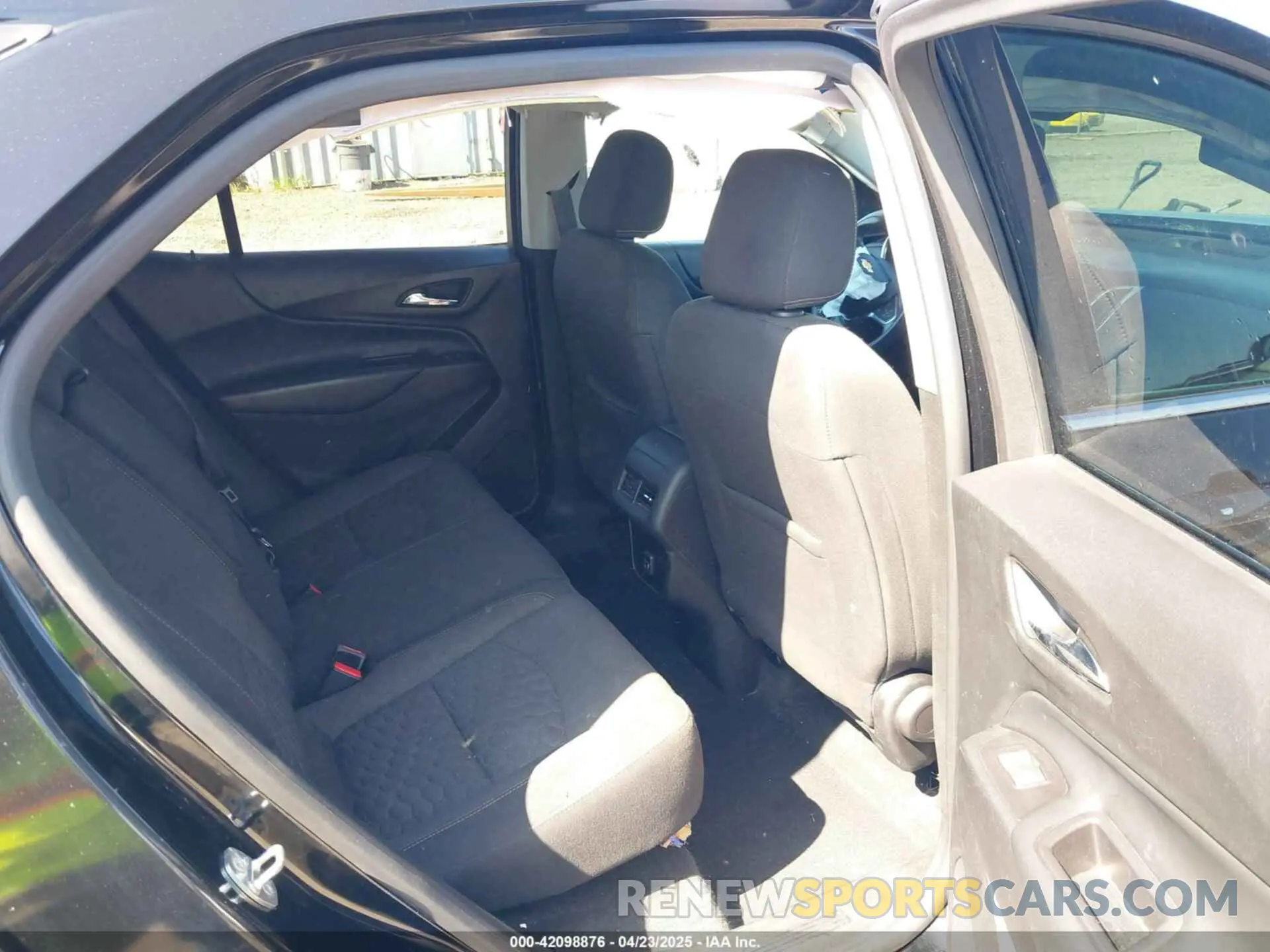 8 Photograph of a damaged car 2GNAXKEV8K6163335 CHEVROLET EQUINOX 2019