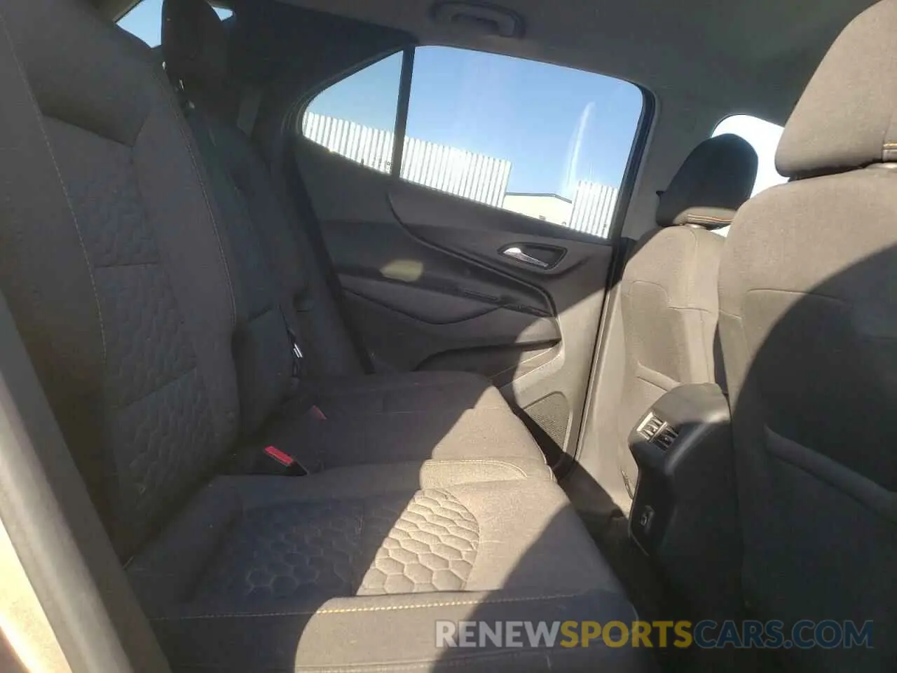 11 Photograph of a damaged car 2GNAXKEV8K6203400 CHEVROLET EQUINOX 2019