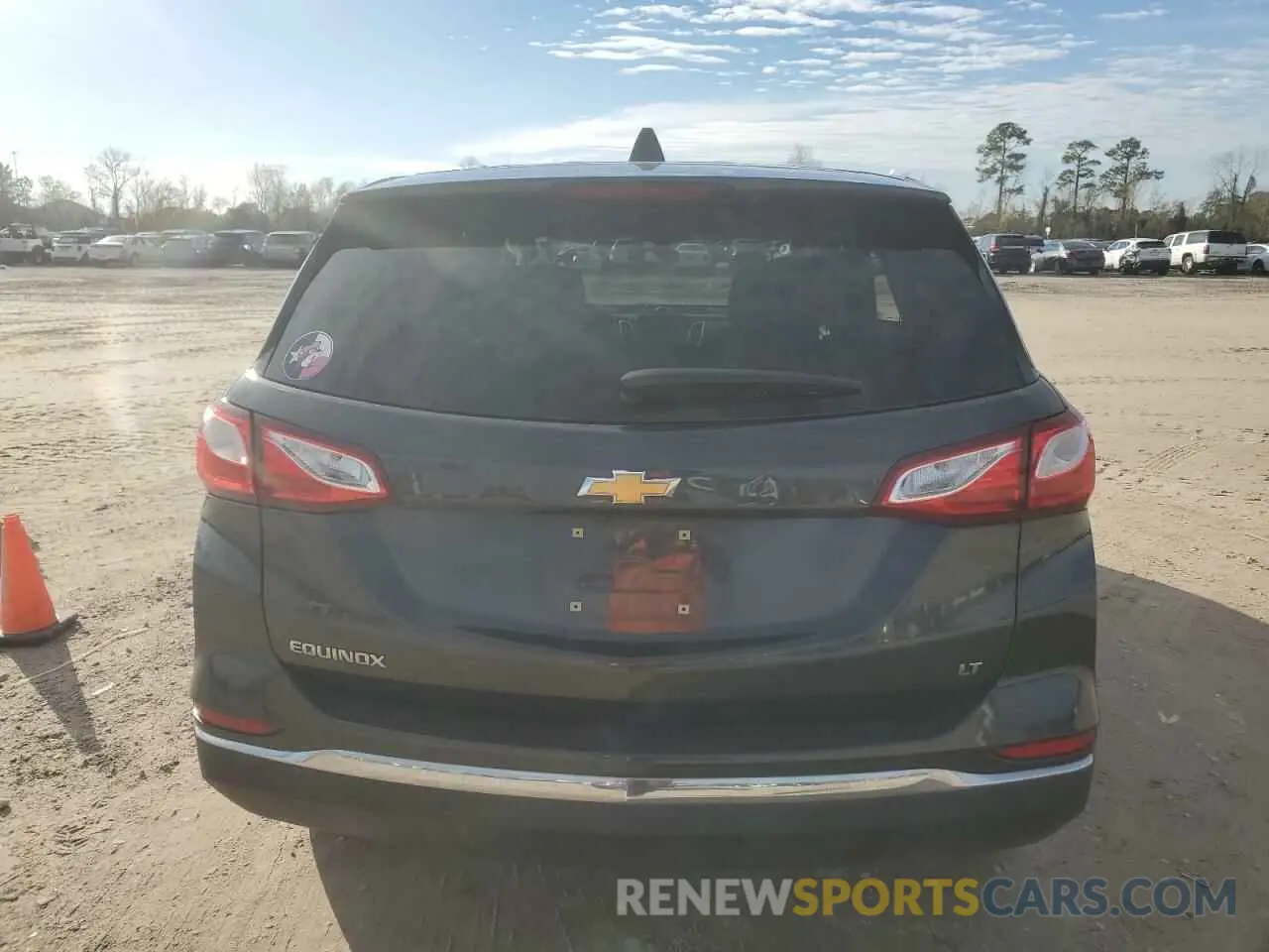 6 Photograph of a damaged car 2GNAXKEV8K6269445 CHEVROLET EQUINOX 2019