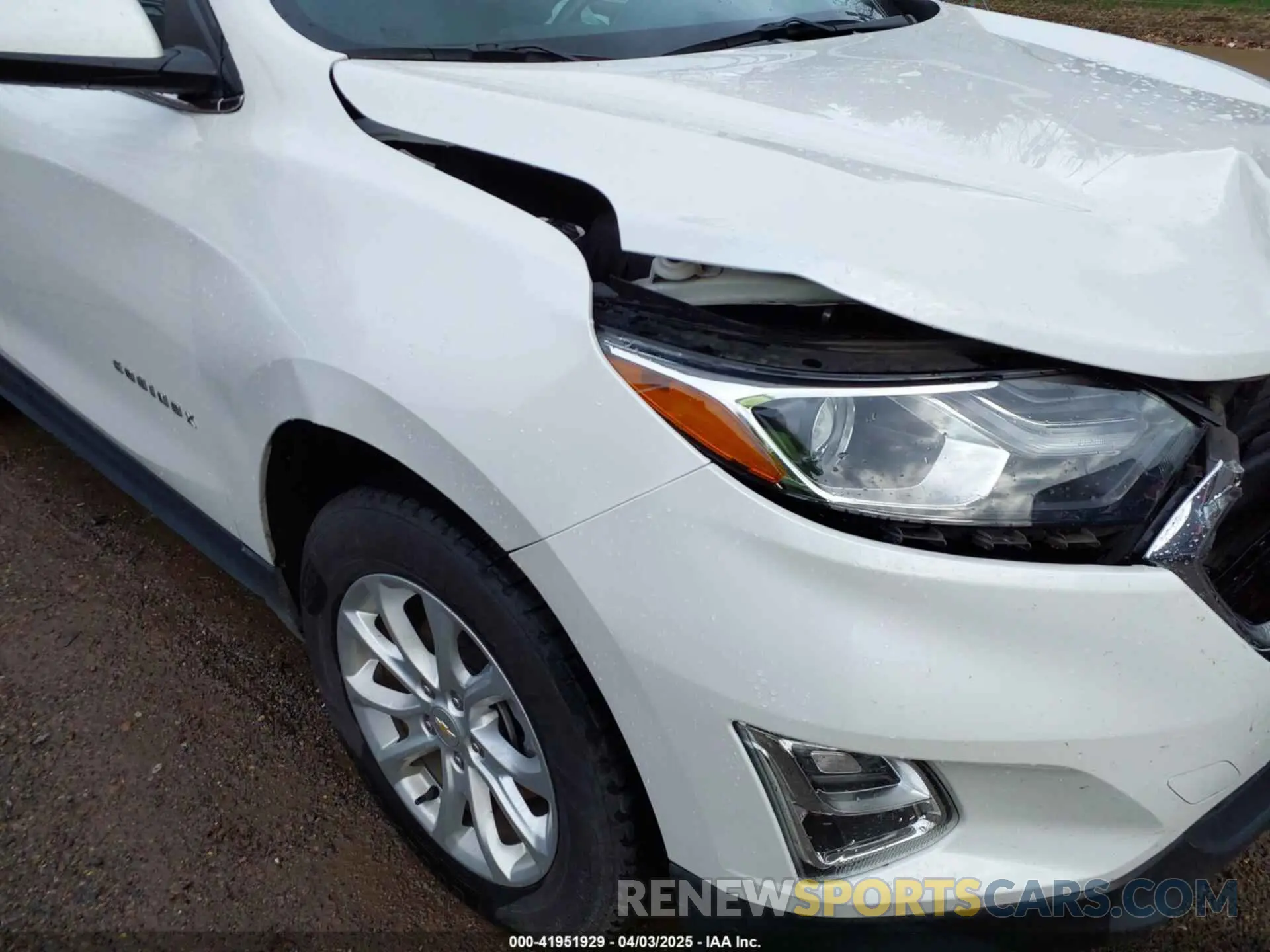 17 Photograph of a damaged car 2GNAXKEV8K6281482 CHEVROLET EQUINOX 2019