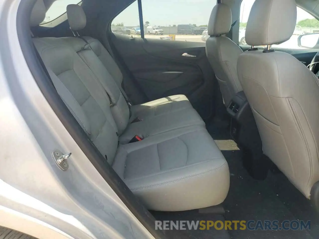 11 Photograph of a damaged car 2GNAXKEV8K6303920 CHEVROLET EQUINOX 2019
