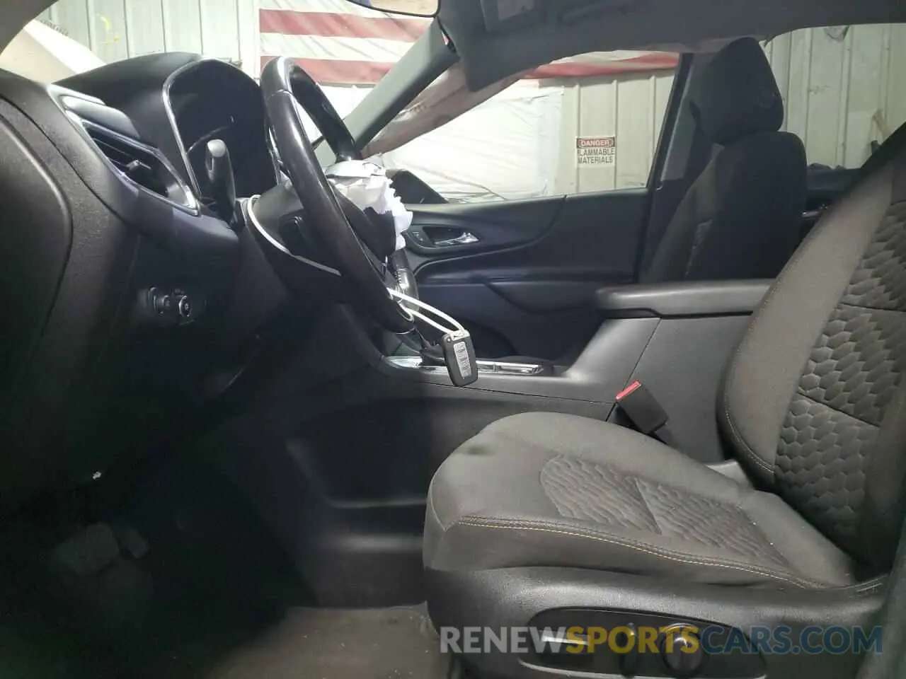 7 Photograph of a damaged car 2GNAXKEV9K6112782 CHEVROLET EQUINOX 2019