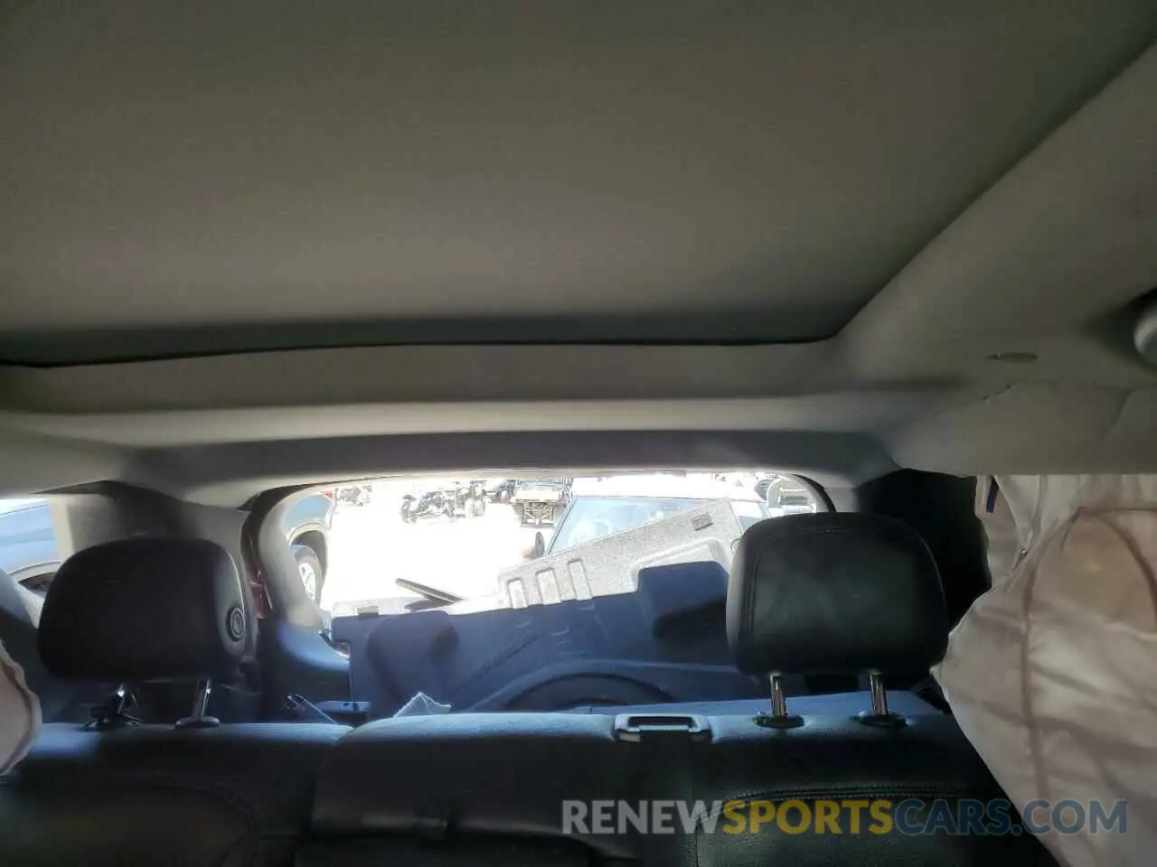 10 Photograph of a damaged car 2GNAXKEV9K6142722 CHEVROLET EQUINOX 2019