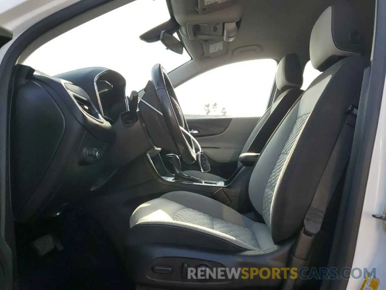 7 Photograph of a damaged car 2GNAXKEV9K6150044 CHEVROLET EQUINOX 2019