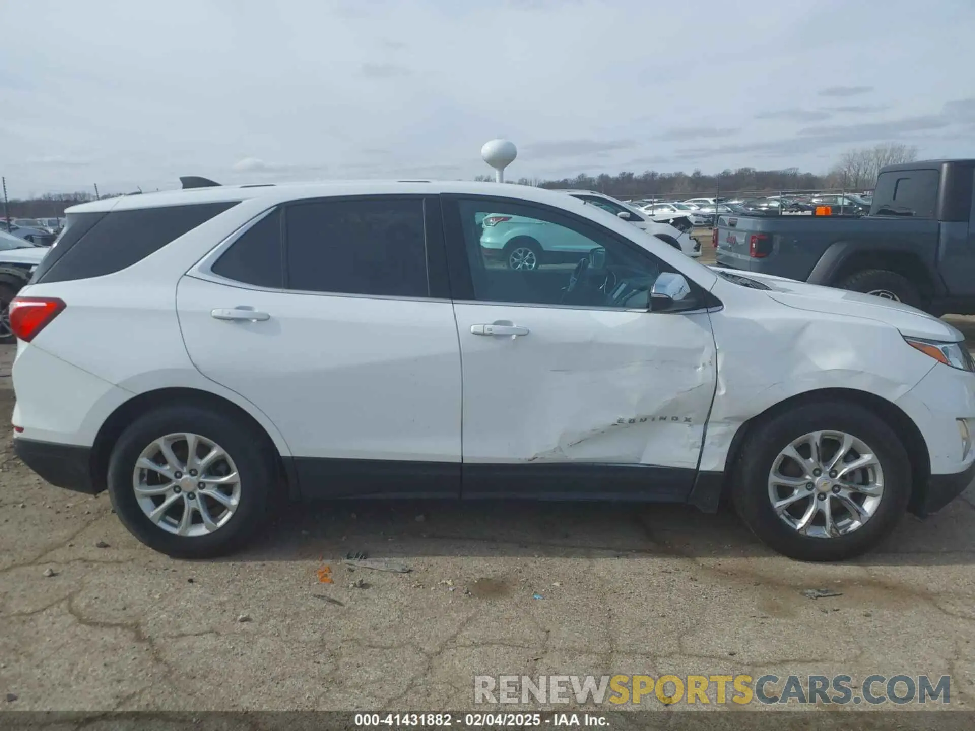 13 Photograph of a damaged car 2GNAXKEV9K6159732 CHEVROLET EQUINOX 2019